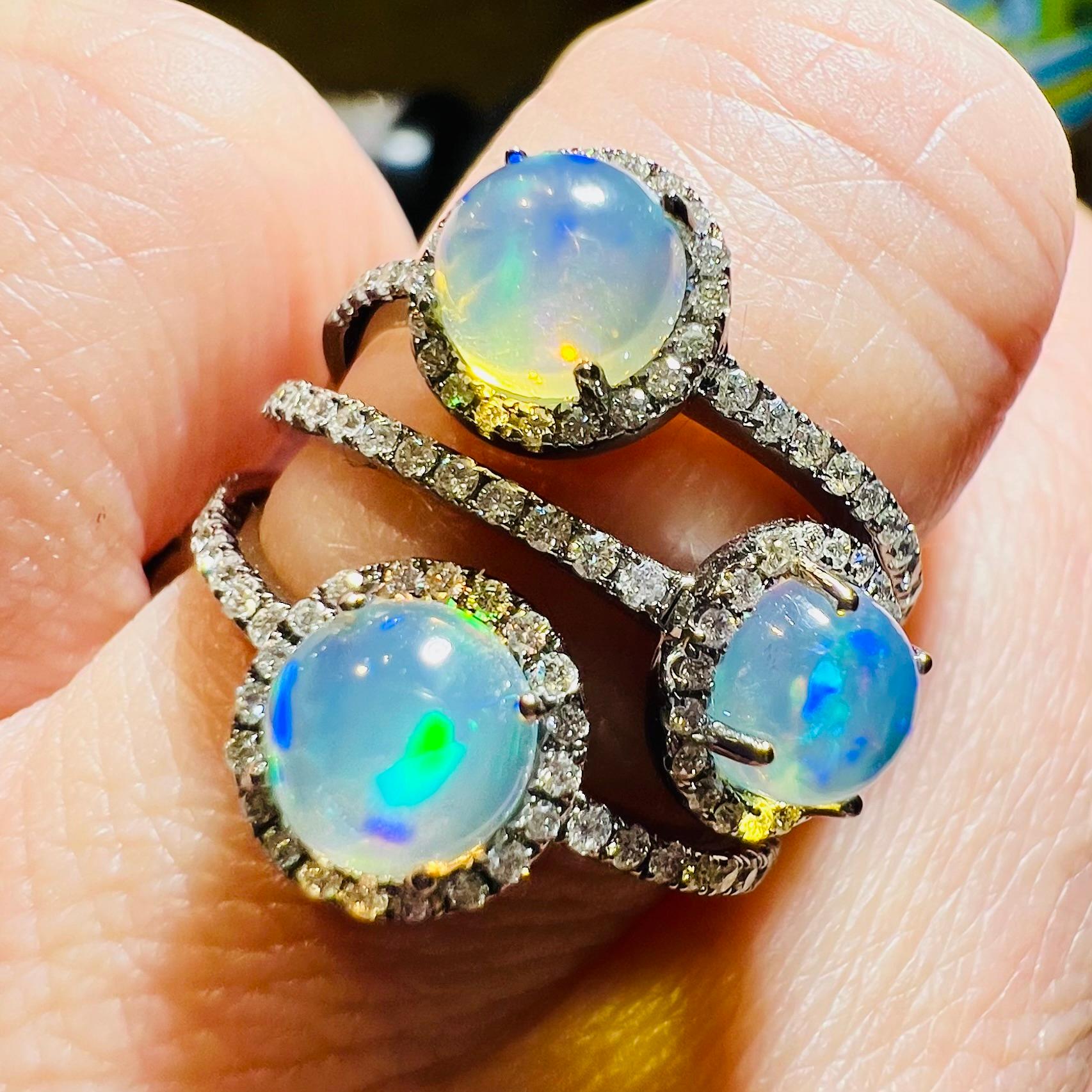 Anillo de oro de 18 quilates con ópalo y diamantes en venta 13