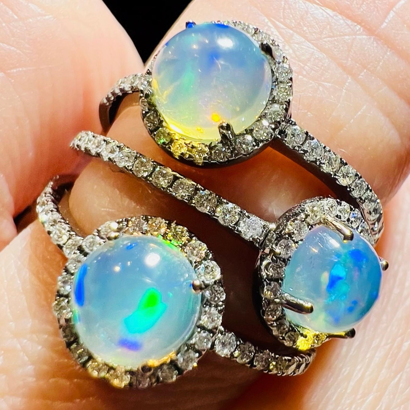 Anillo de oro de 18 quilates con ópalo y diamantes Artesano en venta