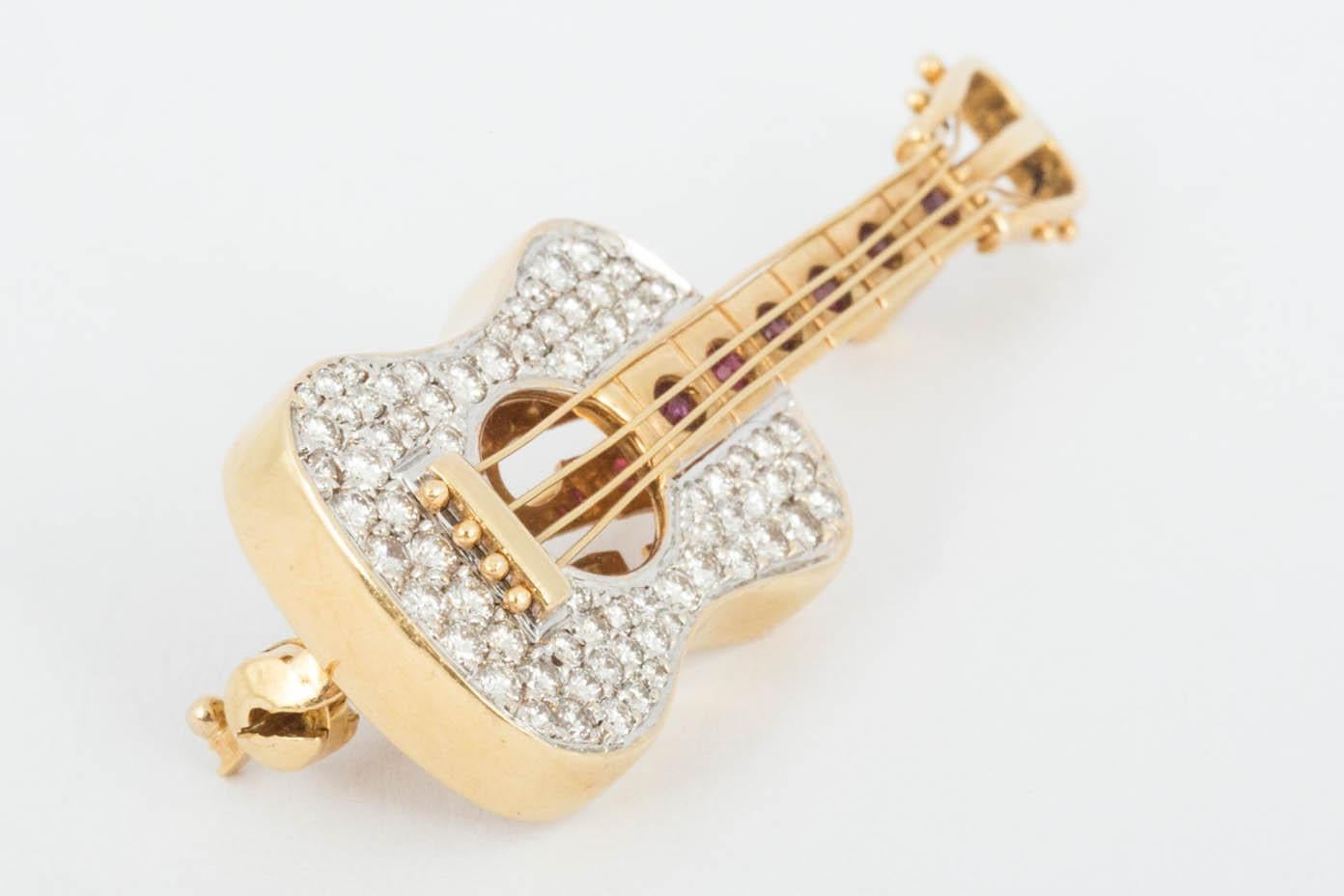 18 Carat Gold or Diamond Guitar Brooch or Pendant In Excellent Condition For Sale In London, GB