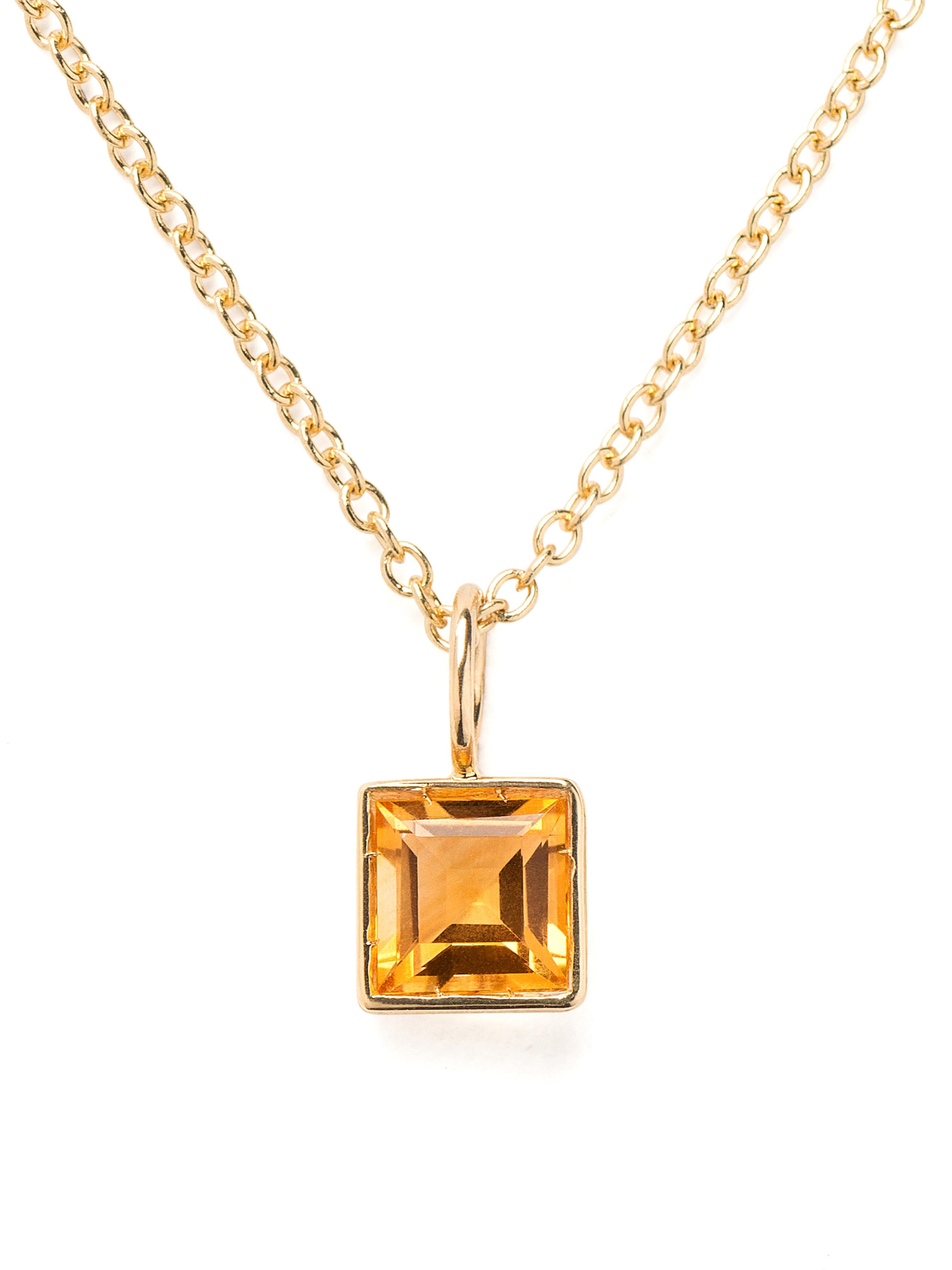 Please note that the carat weight, number of stones and dimensions of the product are indicative and may vary depending on the size of the creation chosen.

Size of the pattern: 6.5x6.5 mm
Stone : citrine - 0.5 carat
Shape : square
Average gold