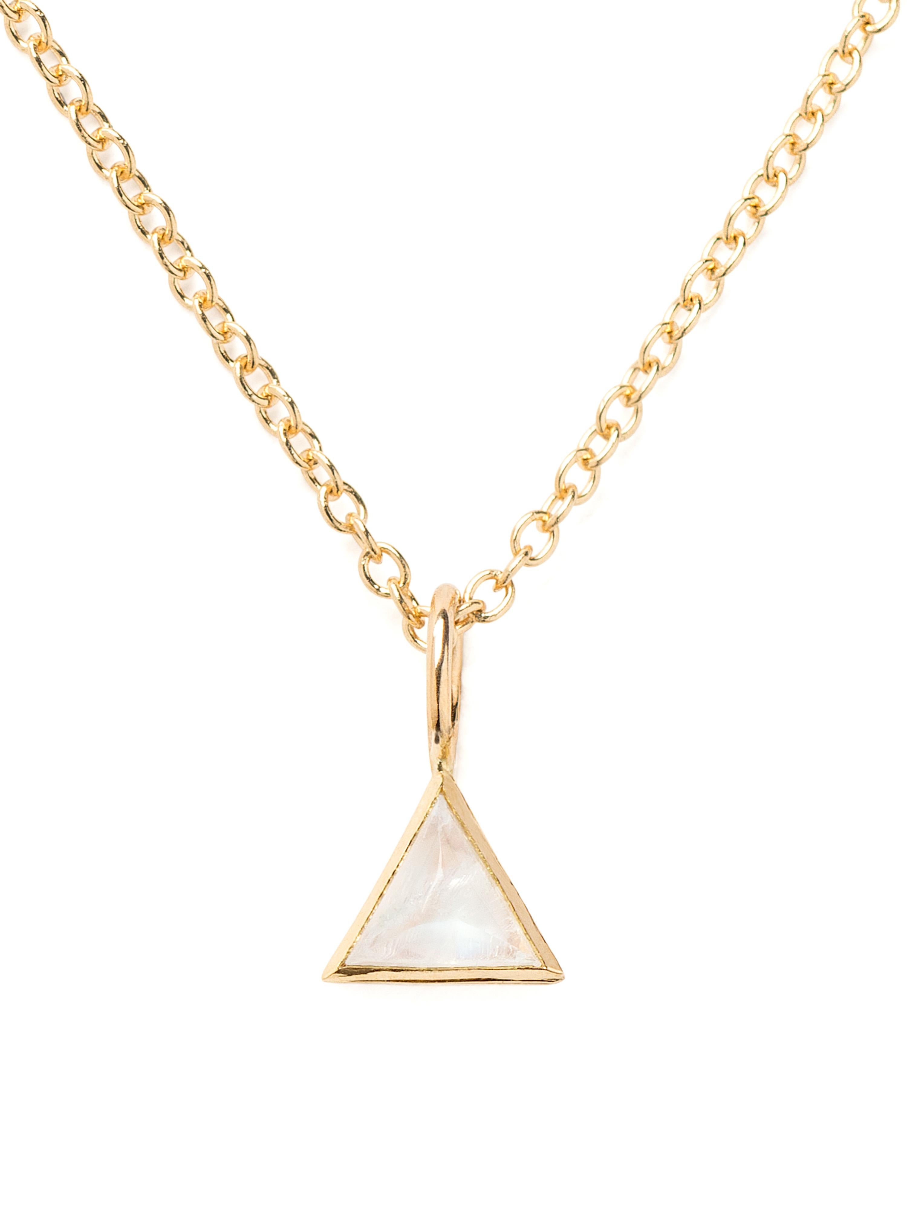 Size of the pattern: 6.5x6.5 mm
Stone: Moonstone - 0.5 carat
Shape: triangle
Average weight of gold (750/1000) : 0.3 gram
Chain sold separately

*Please note that the weight in carats, the number of stones and the dimensions of the product are given