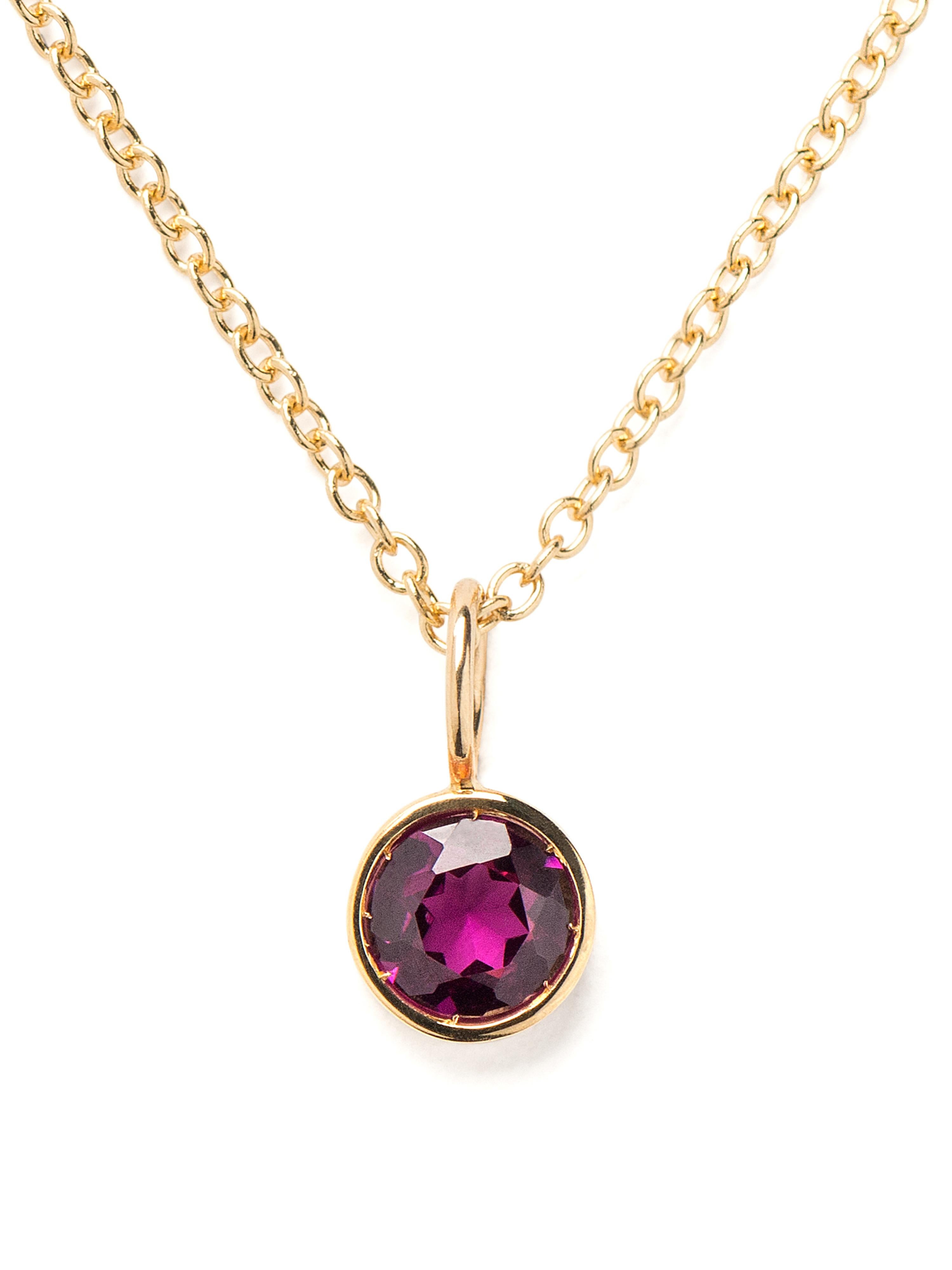 Adorned with fine stones, the Lolita collection, inspired by the godron motif dear to the House of Poiray, maliciously advocates the art of accumulation.

Size of the pattern: 6.5x6.5 mm
Stone: rhodolite - 0.6 carat
Shape: round
Weight of gold : 0.3