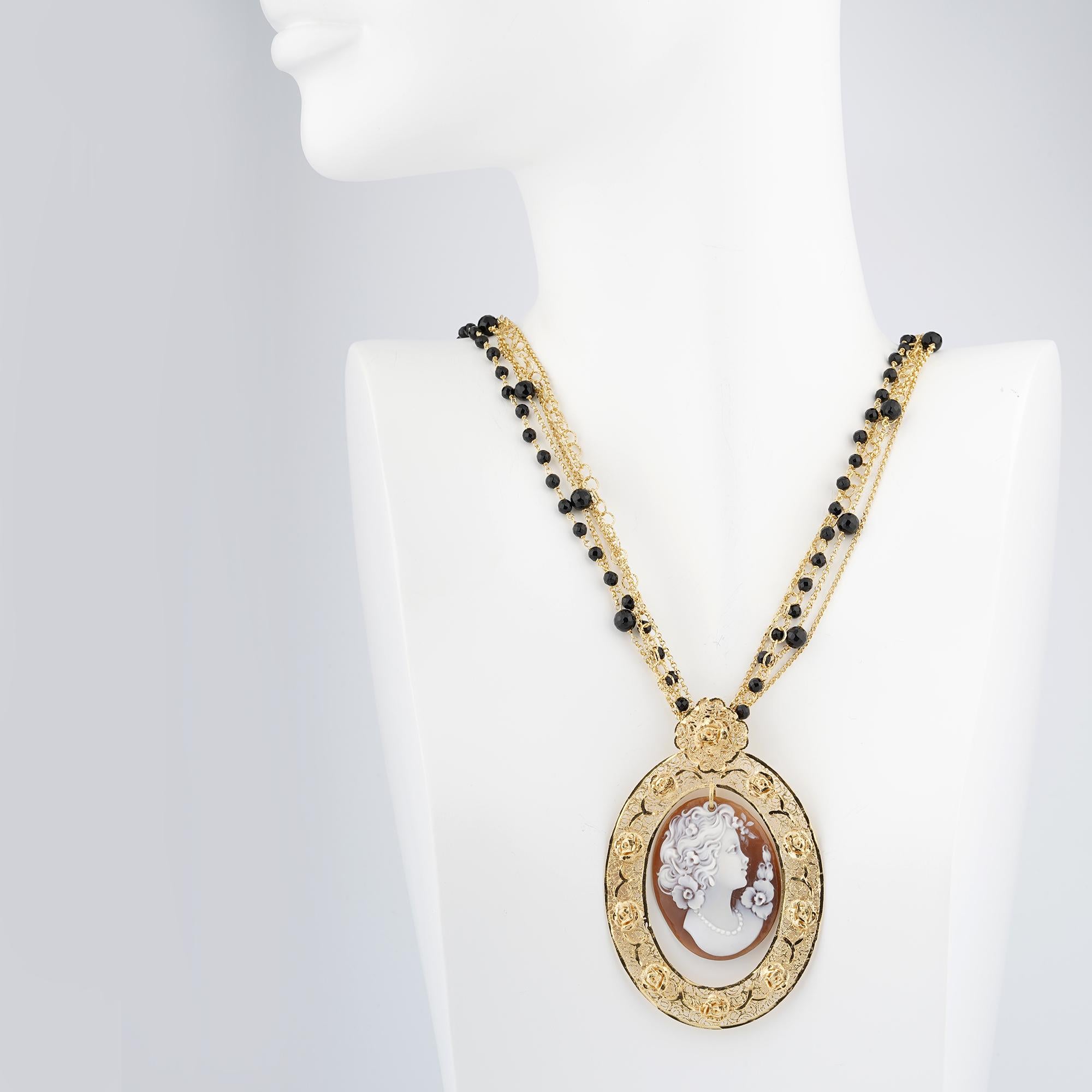 Artisan 18 Carat Gold-Plated 925 Sterling Silver Sea Shell Cameo Necklace For Sale