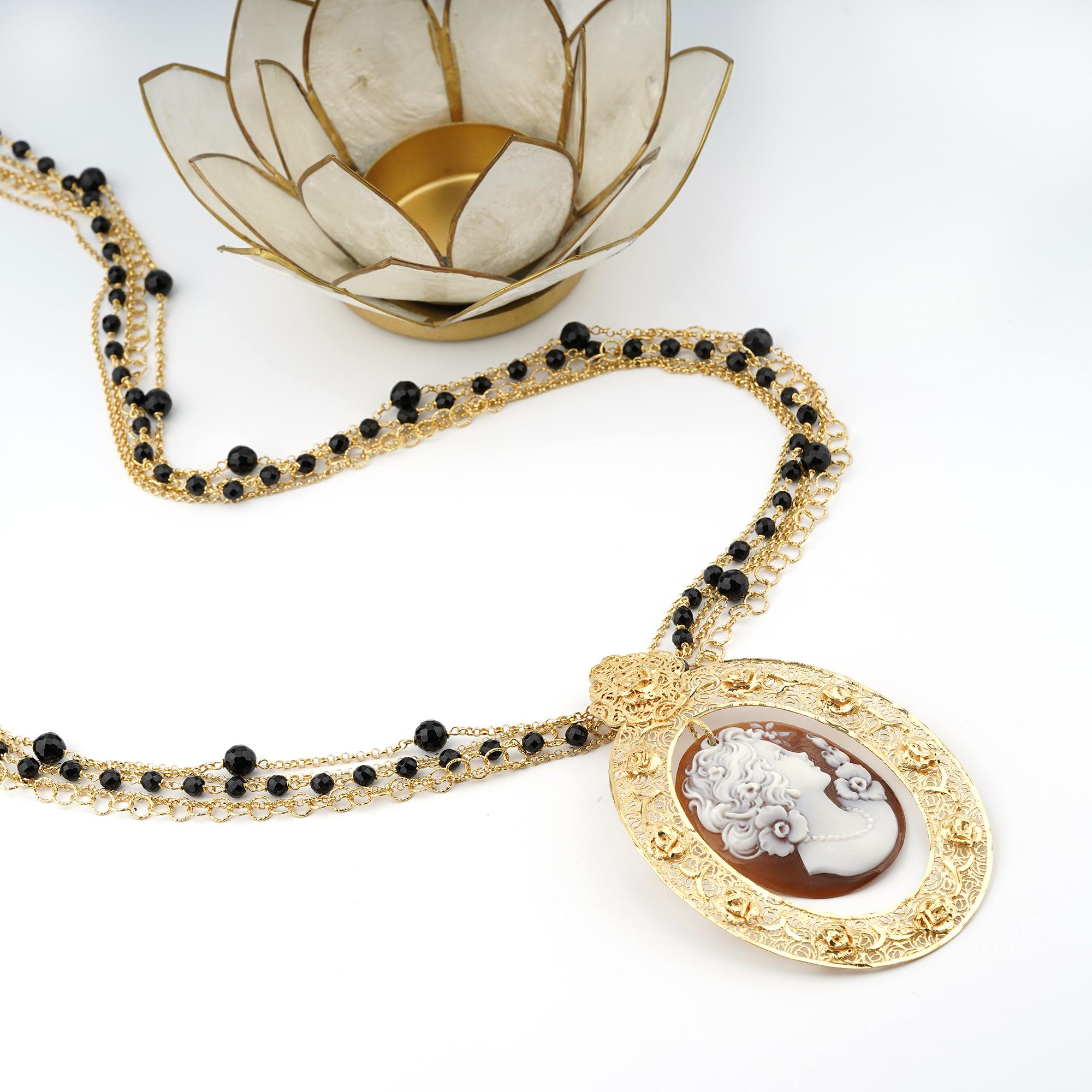 18 Carat Gold-Plated 925 Sterling Silver Sea Shell Cameo Necklace In New Condition For Sale In Marcianise, IT