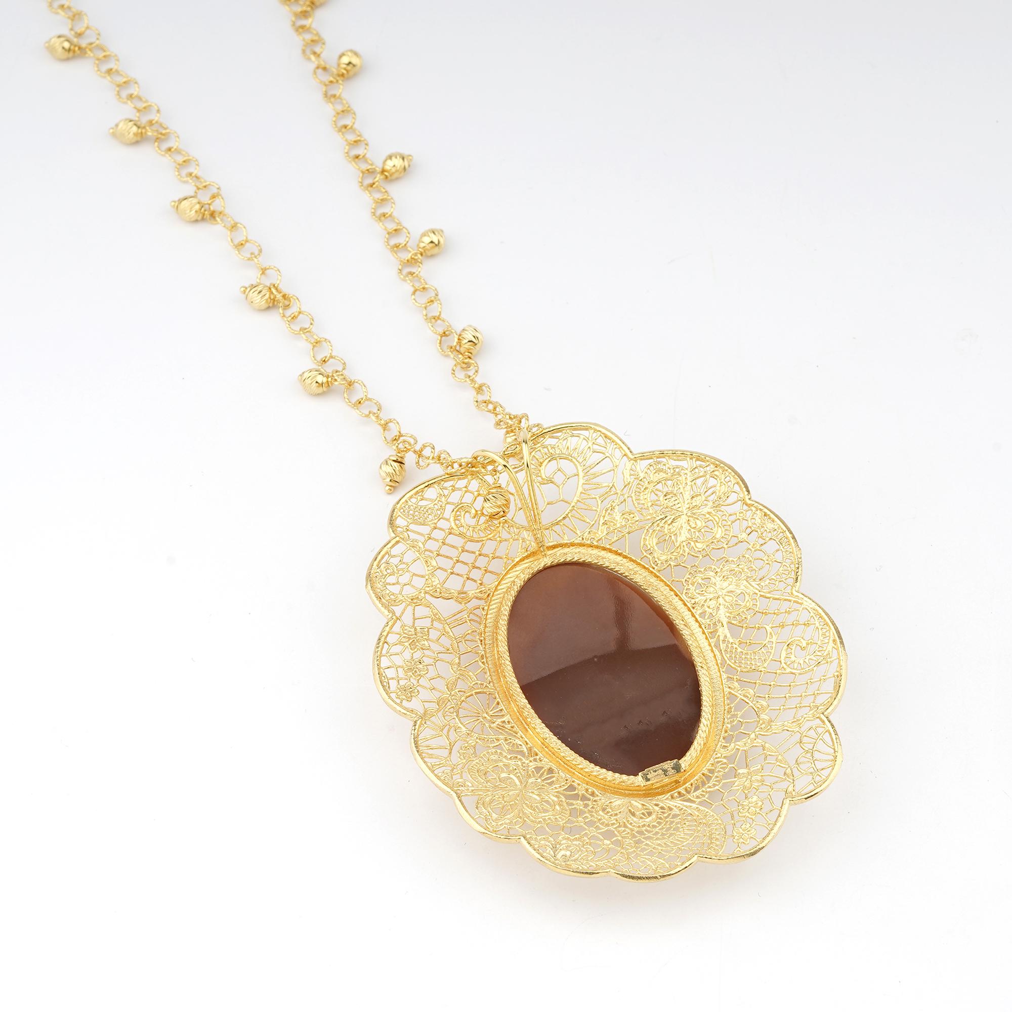 18 Carat Gold-Plated 925 Sterling Silver Sea Shell with Cameo Necklace In New Condition In Marcianise, IT