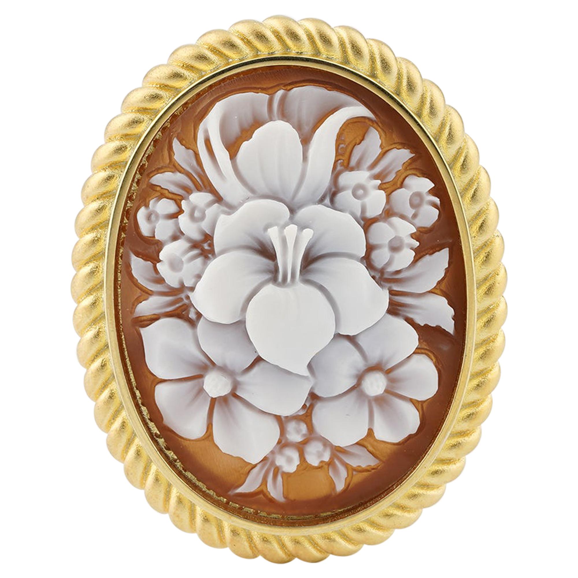 18 Carat Gold-Plated 925 Sterling Silver with Sea Shell Cameo Adjustable Ring For Sale