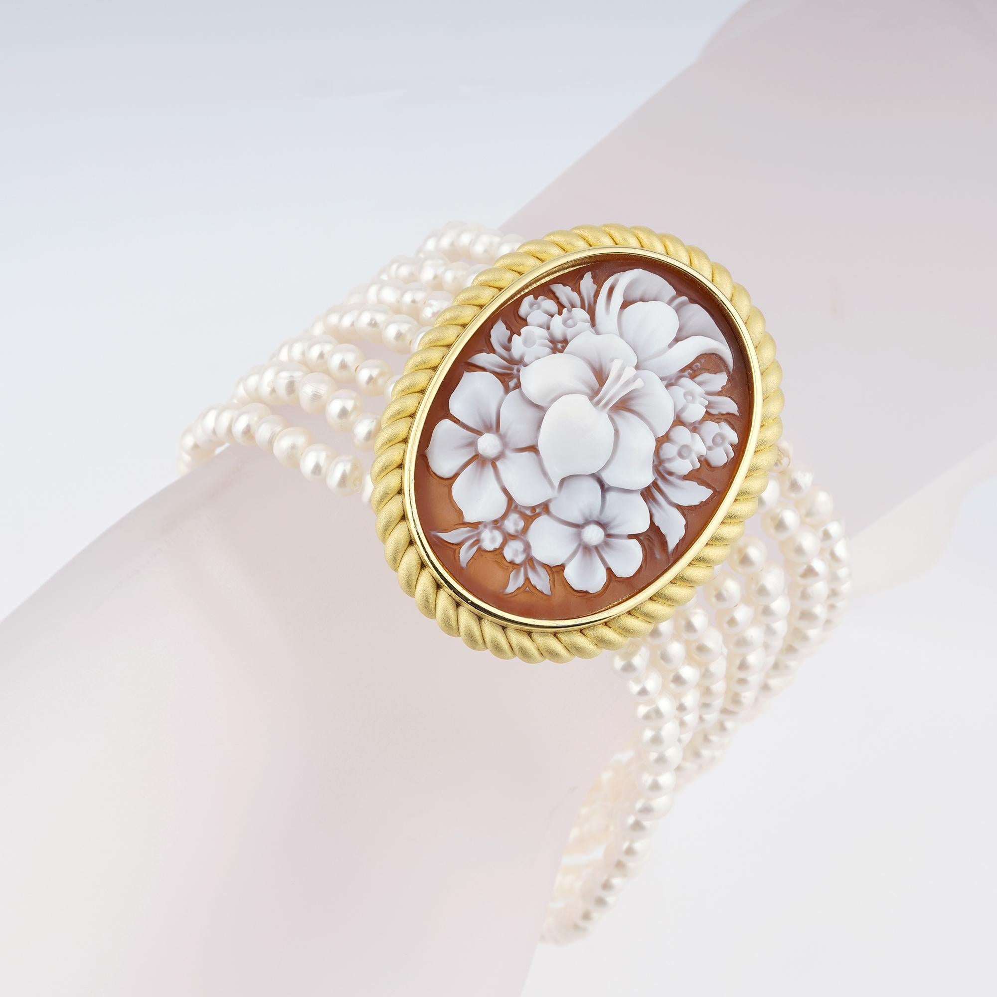 18 Karat vergoldetes 925er Sterlingsilber mit Muschel-Kamee-Armband (Kunsthandwerker*in) im Angebot