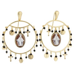 Cameo Italiano. "Sacred" Sea shell cameo parure, necklace and its earrings.