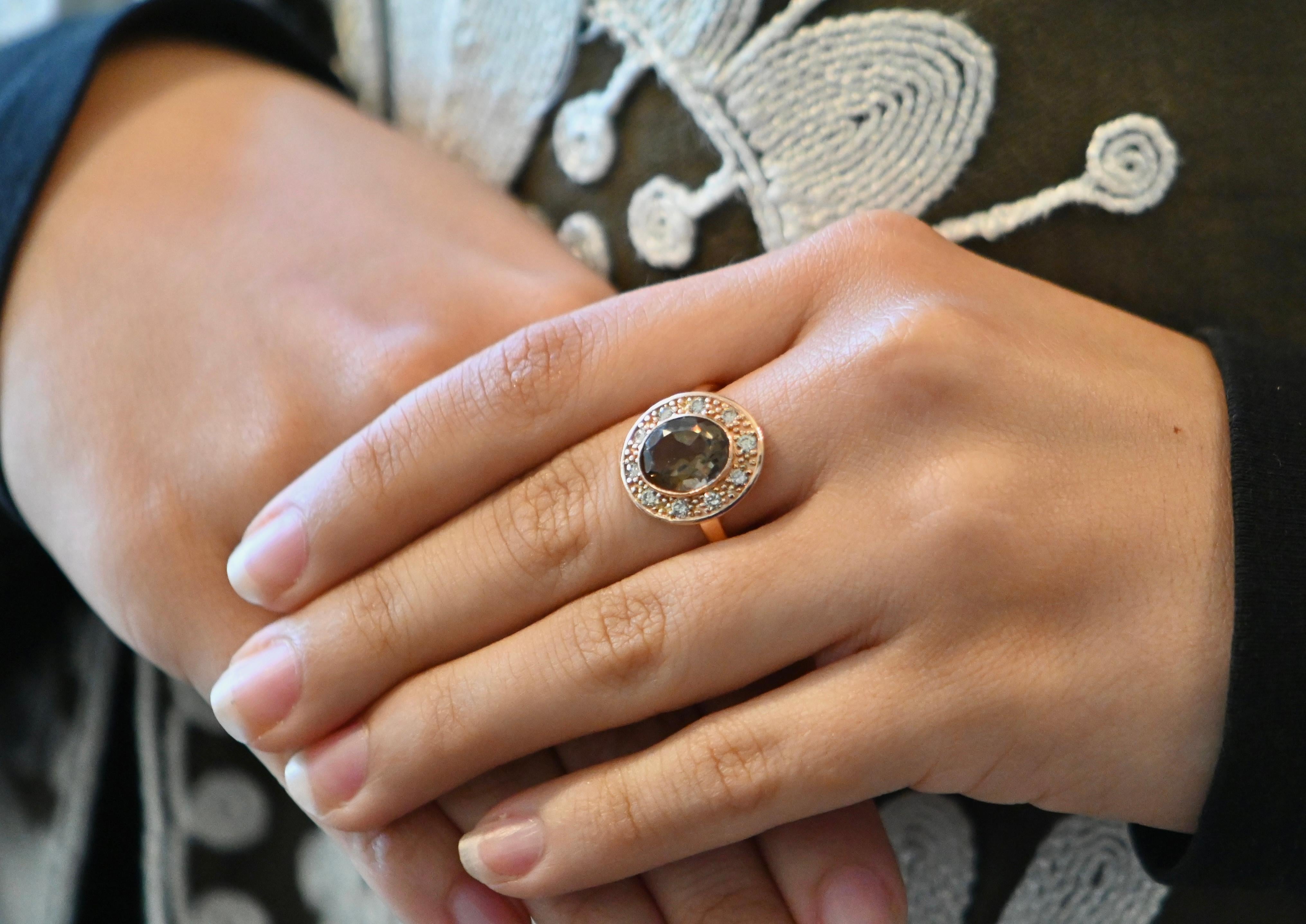 Anello in oro 18 carati con diamanti da 0,42 carati e quarzo cognac in vendita 2