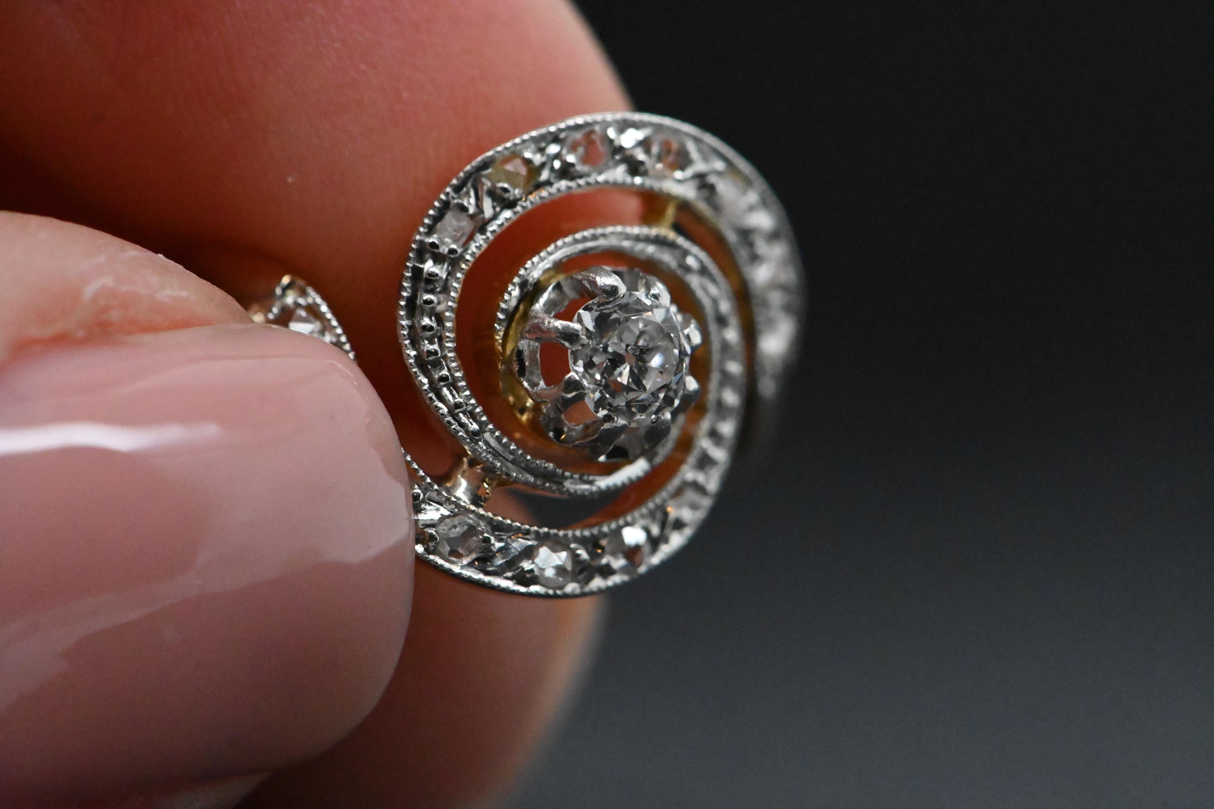 Bague en or 18 carats ornée de diamants totalisant 1 carat en vente 4