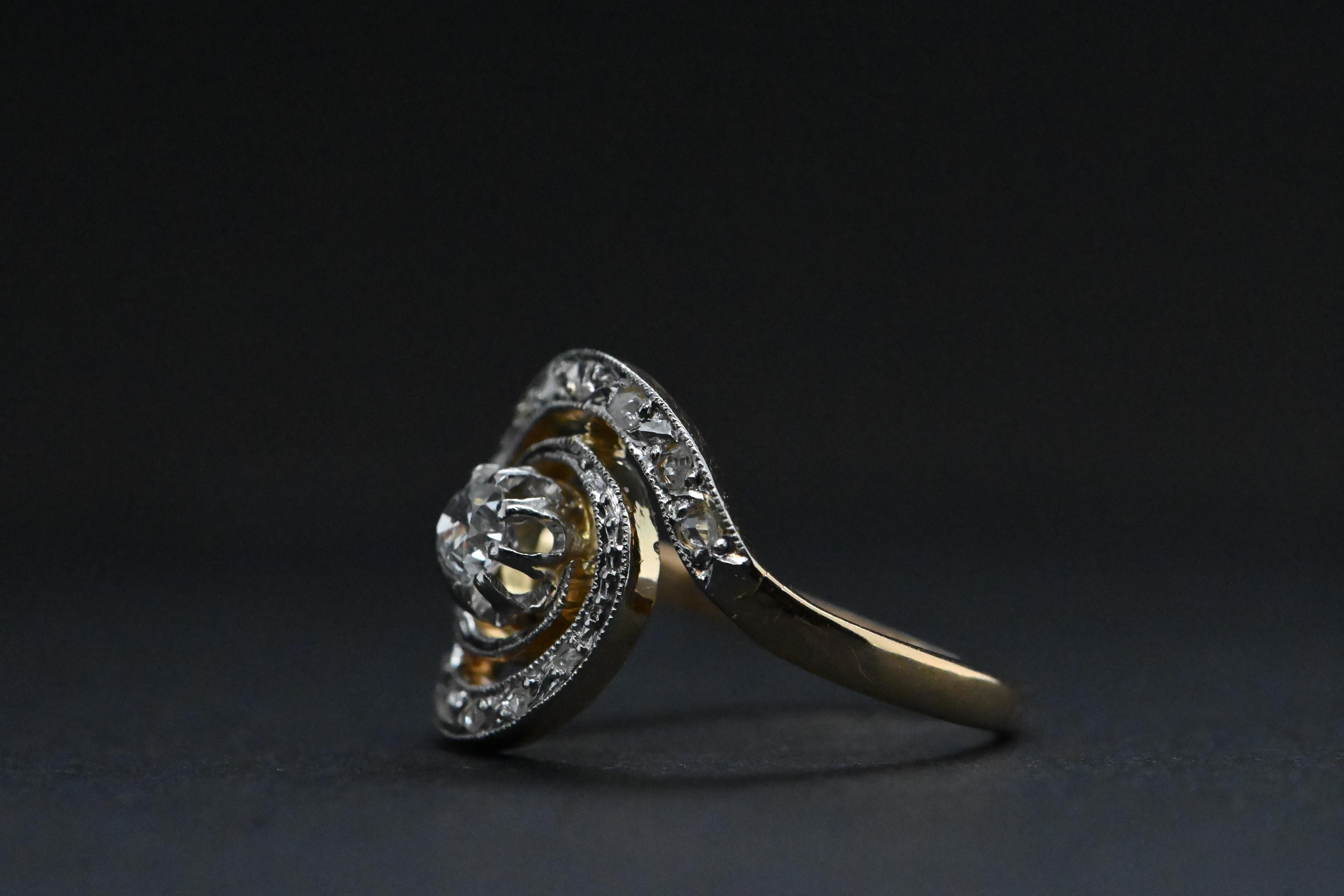 Bague en or 18 carats ornée de diamants totalisant 1 carat Excellent état - En vente à Vannes, FR
