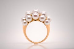 Anillo de Oro de 18 Quilates Adornado con Perlas y Diamantes de 0,180 Quilates