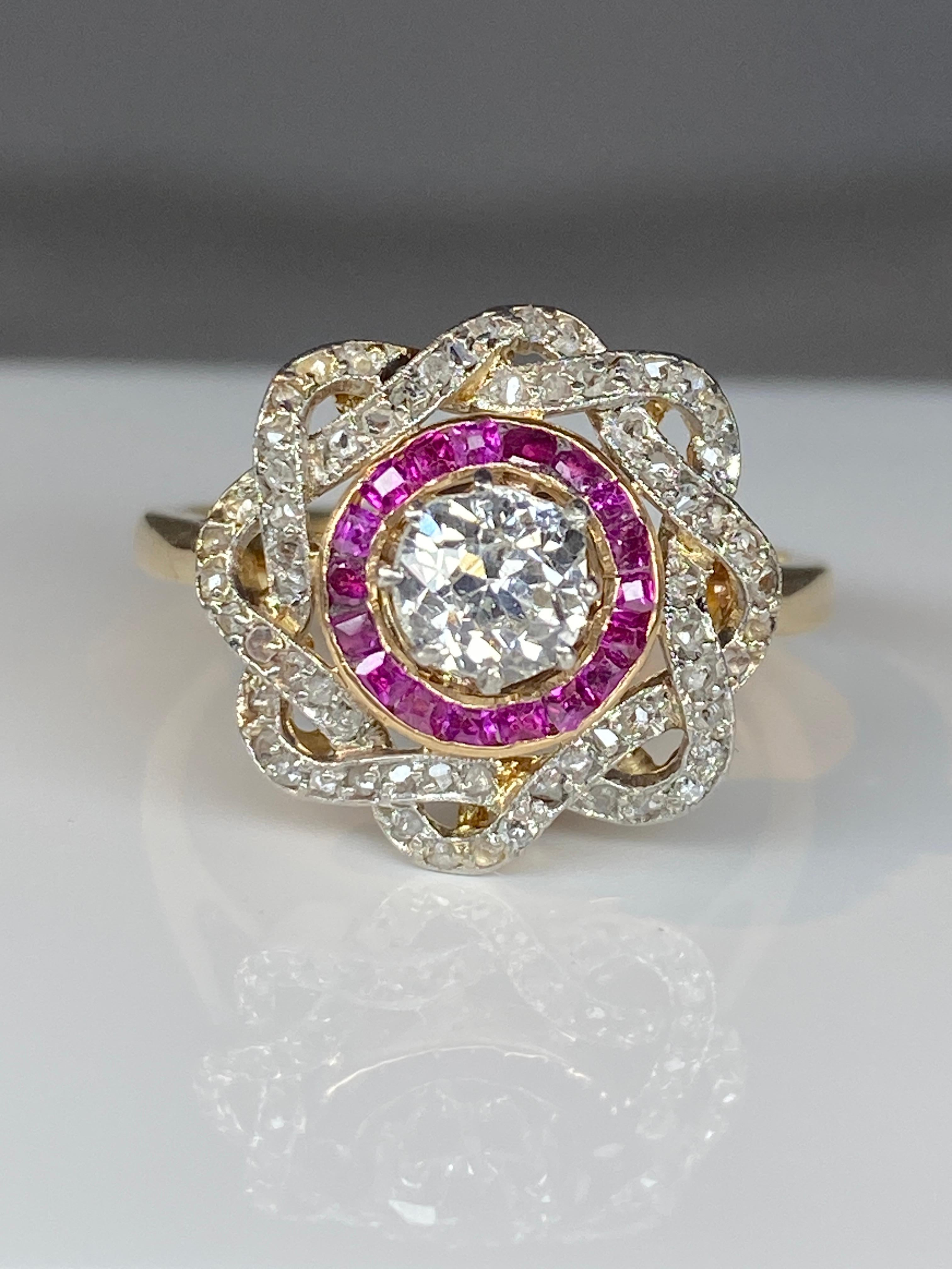 18 Carat Gold Ring, Flower Model, Set with Diamonds and Rubies, circa 1900 4