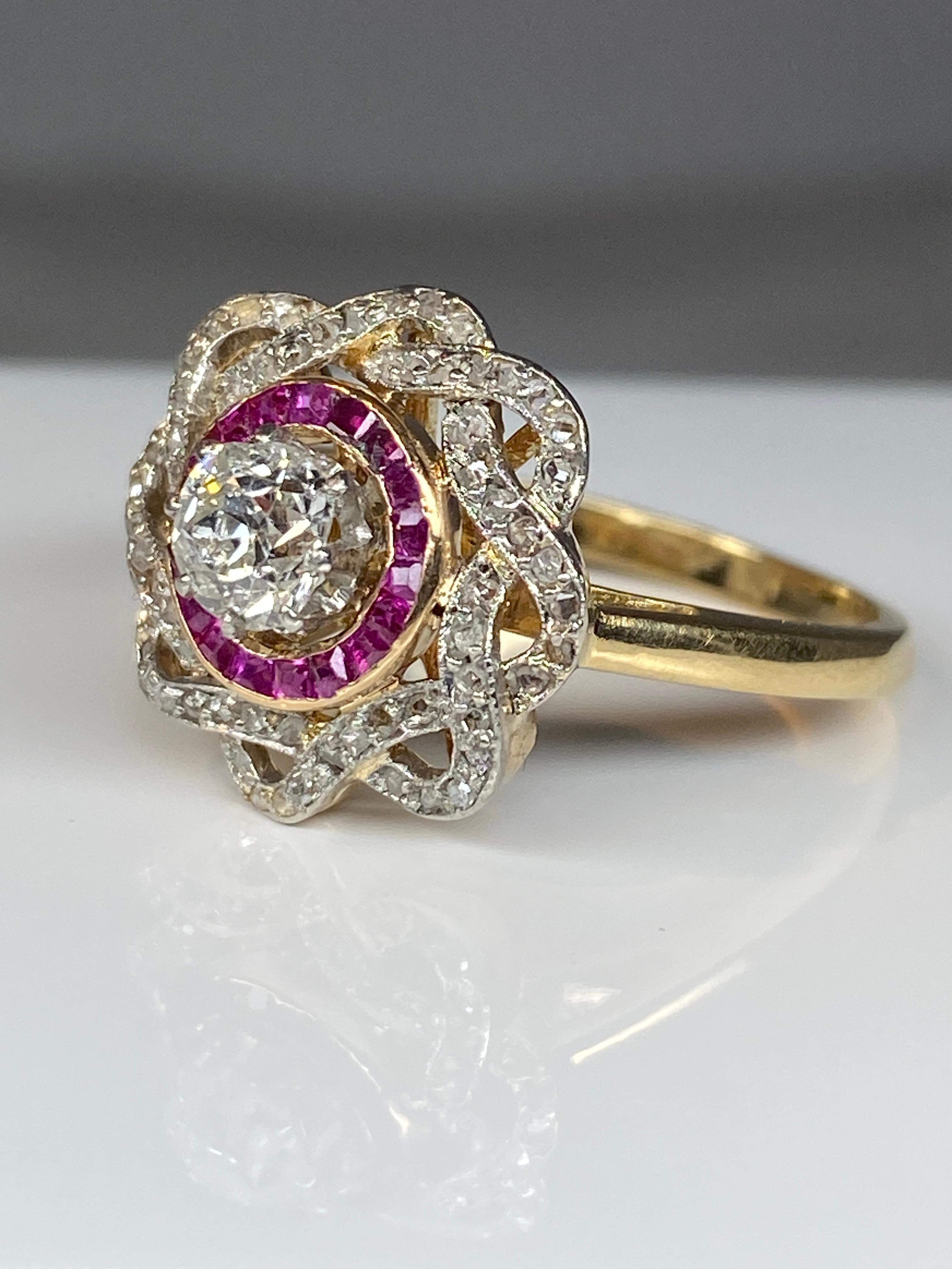 18 Carat Gold Ring, Flower Model, Set with Diamonds and Rubies, circa 1900 7
