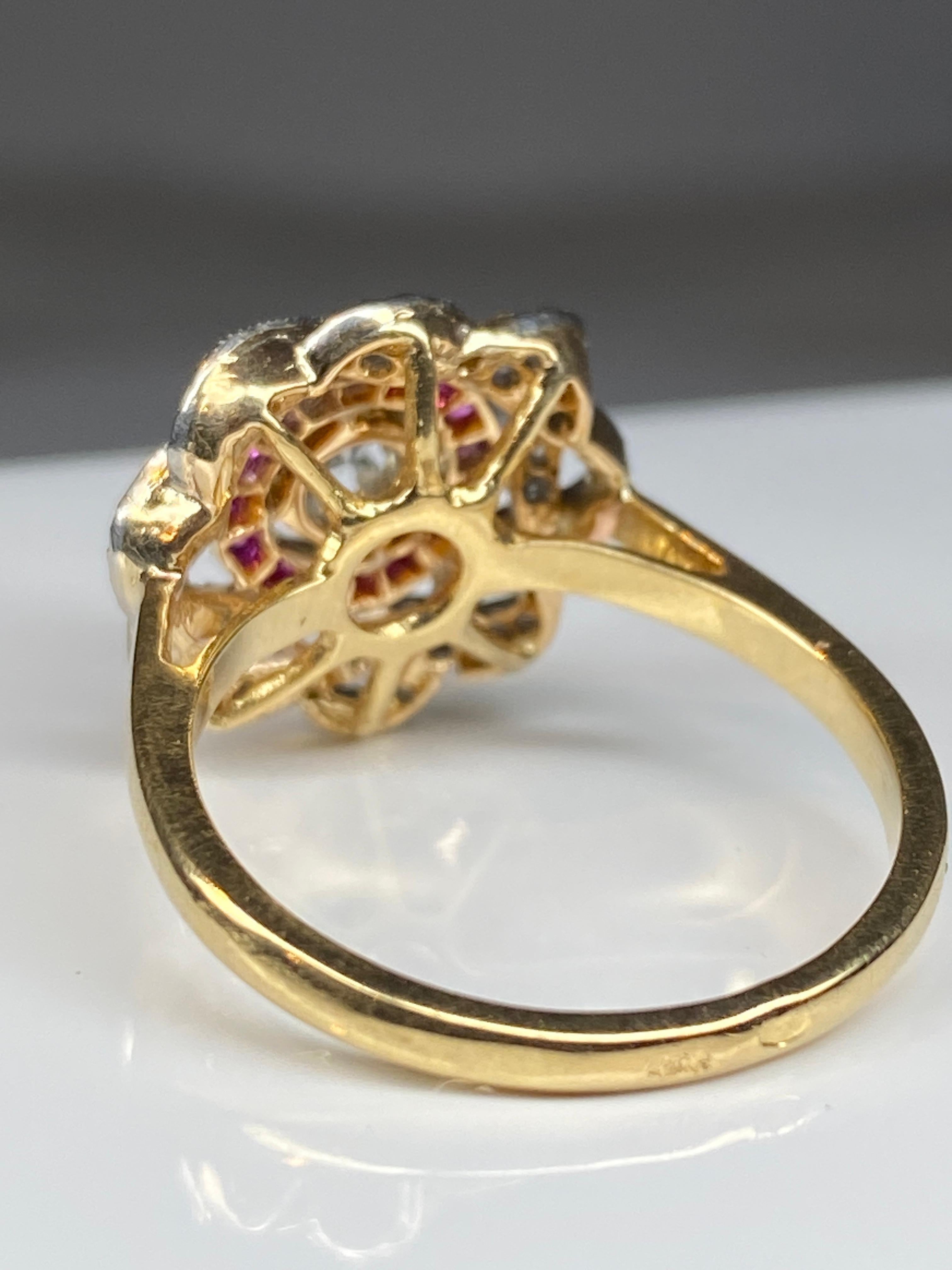 18 Carat Gold Ring, Flower Model, Set with Diamonds and Rubies, circa 1900 1