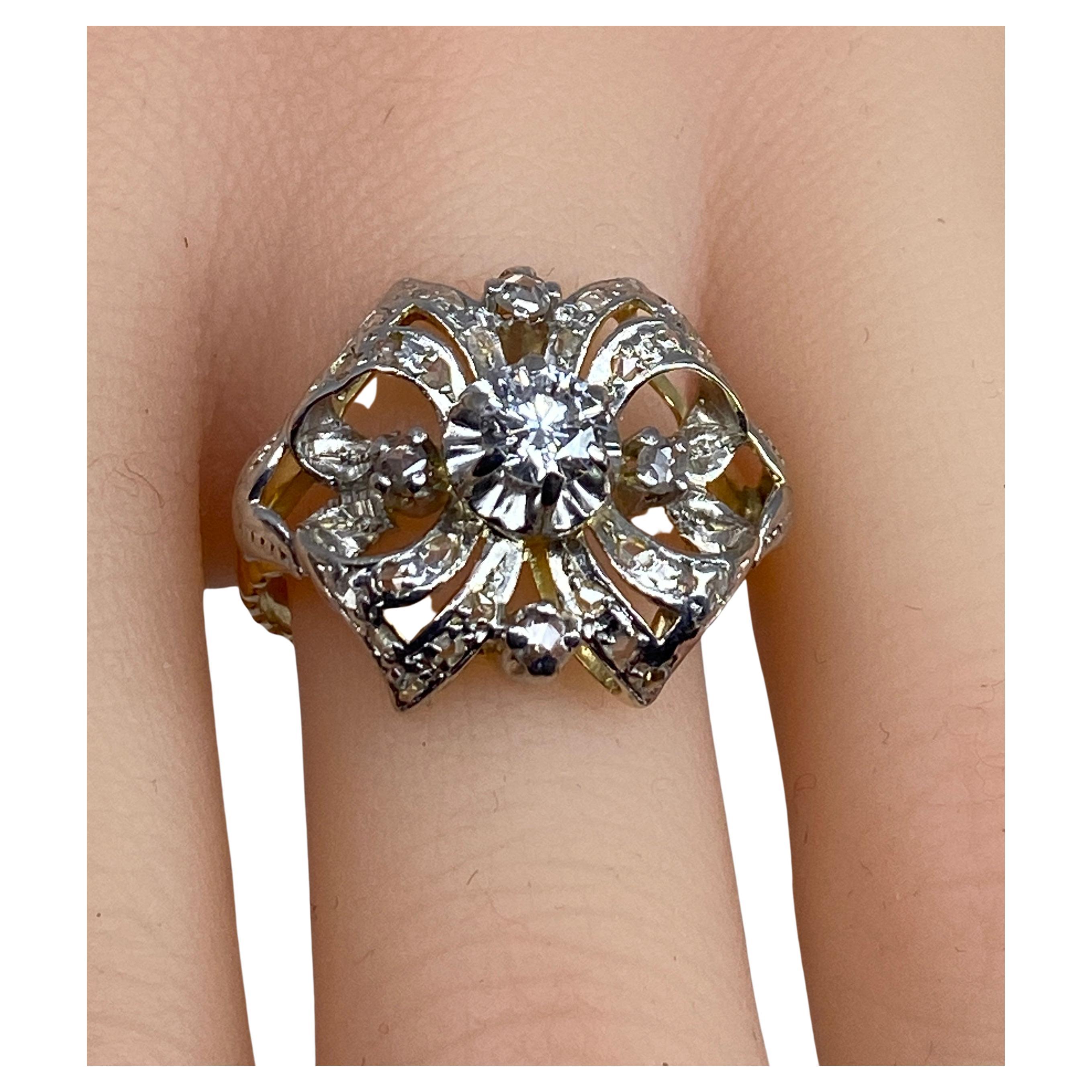 Bague en or 18 carats style Napoléon III sertie de diamants  en vente