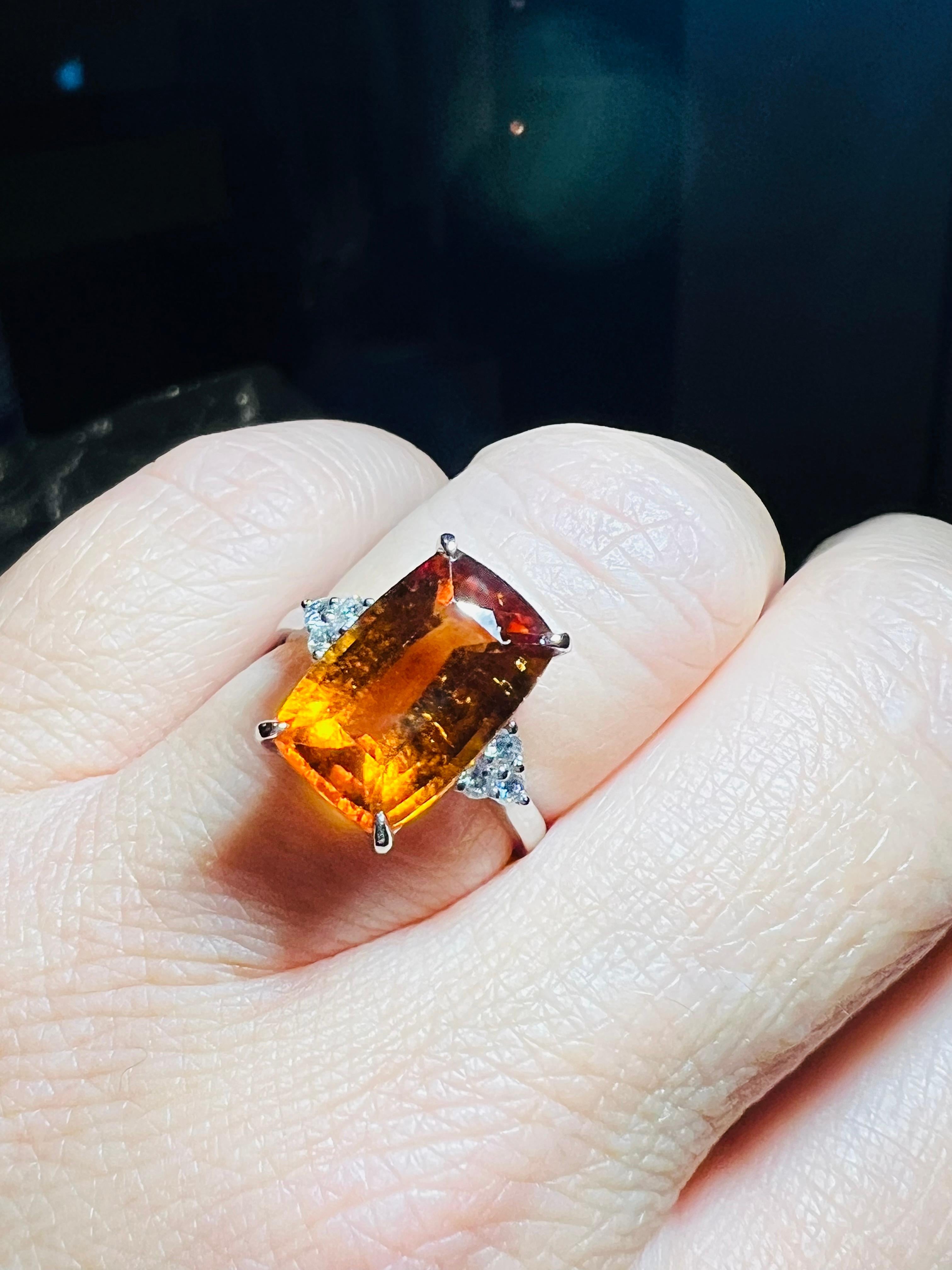Square Cut 18 Carat Gold Ring Set With  a 6.40 ct Spessartite Garnet And 6 Diamonds For Sale