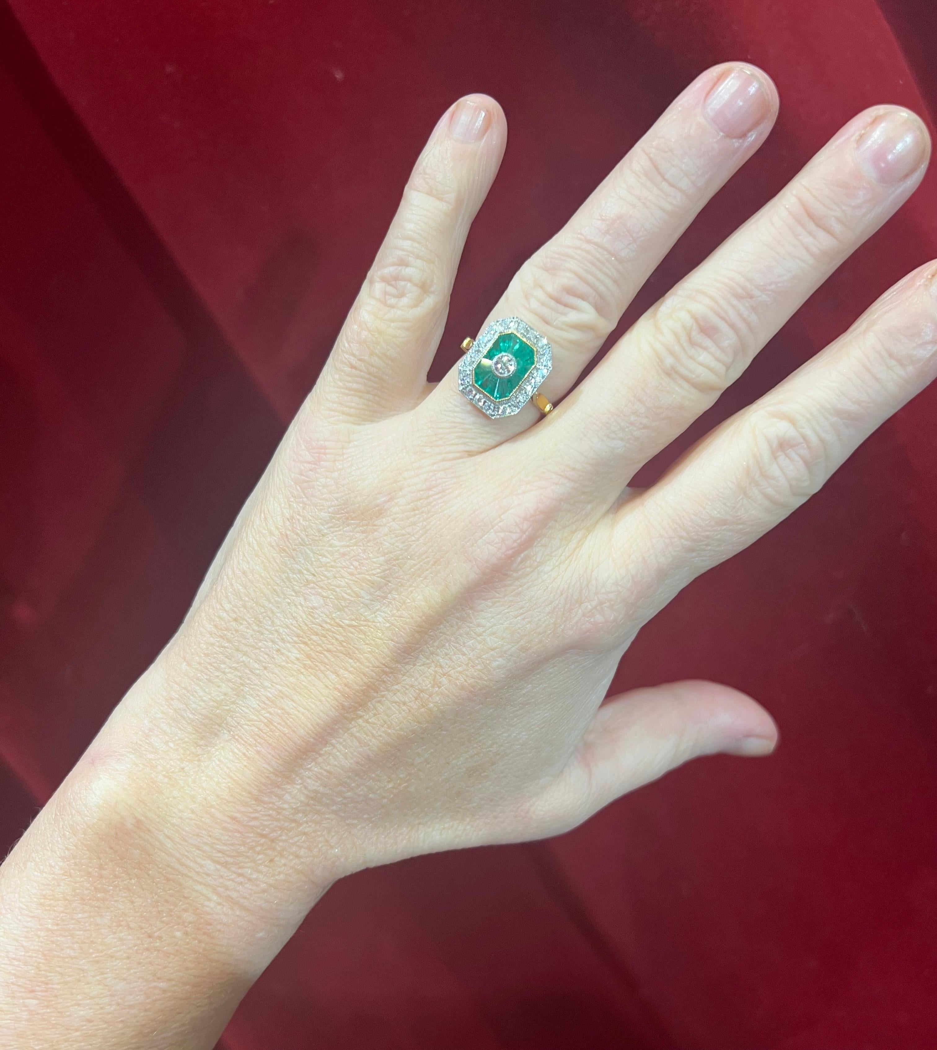 Emerald and Diamond Ring in 18K White Gold – Geometric Art Deco Style For Sale 9