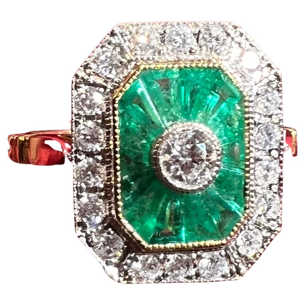 Emerald and Diamond Ring in 18K White Gold – Geometric Art Deco Style For Sale
