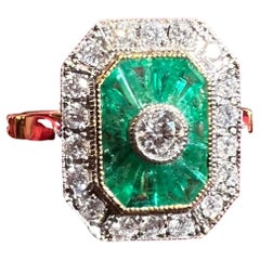 Anillo de Esmeralda y Diamantes en Oro Blanco de 18 K - Estilo Art Decó Geométrico