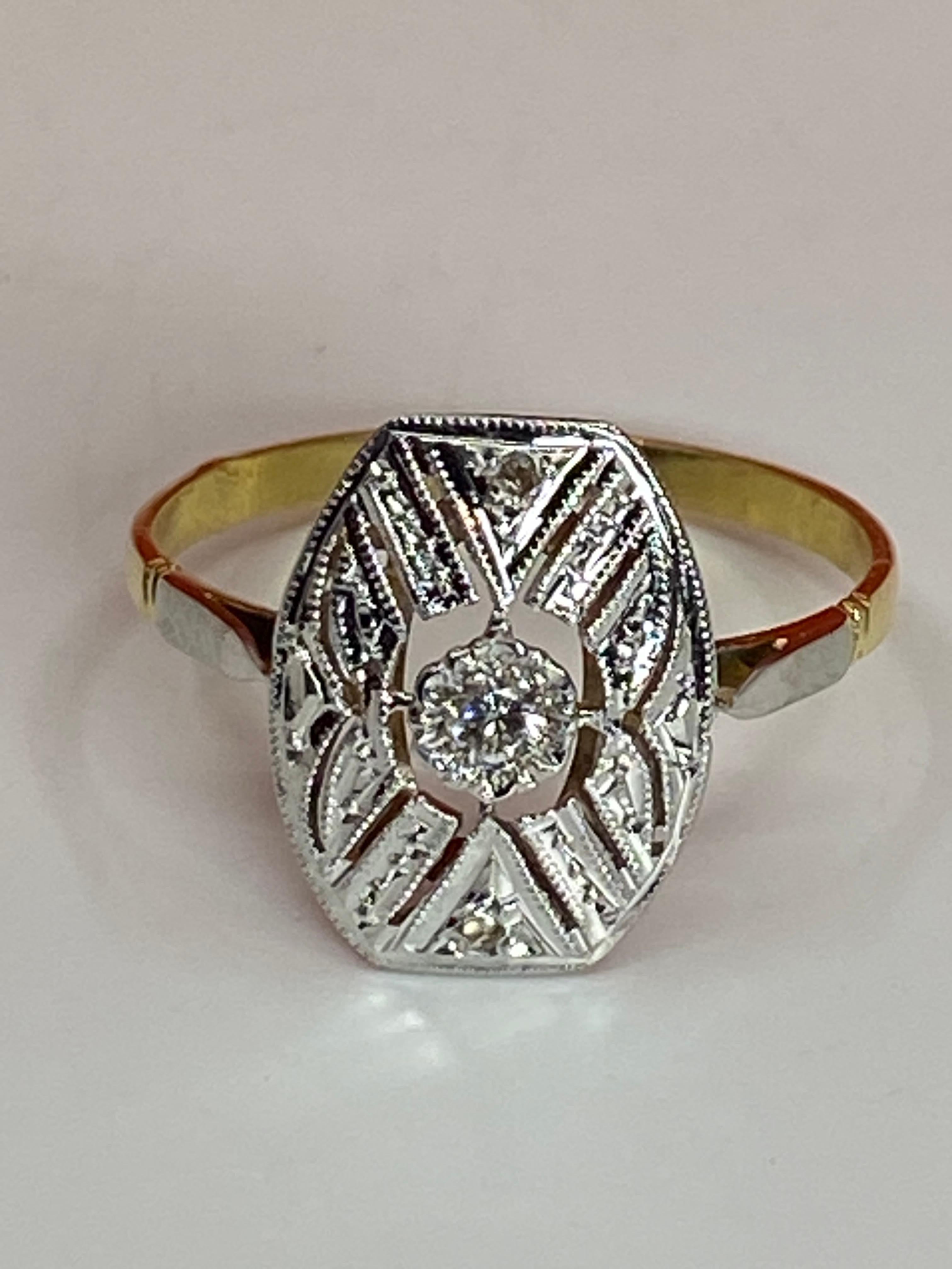 18 Carat Gold Ring Set with Diamonds, Art Déco Period 4