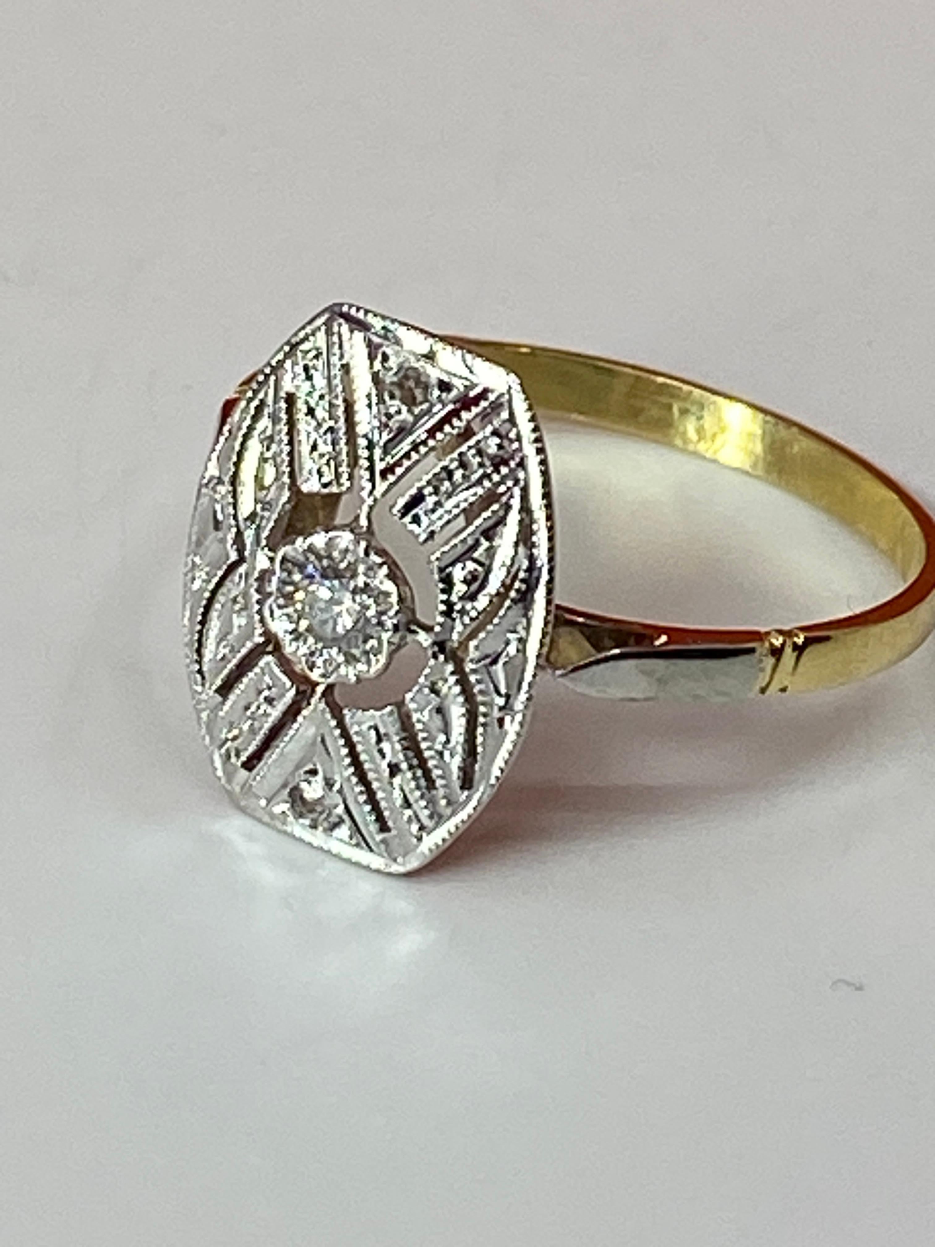 18 Carat Gold Ring Set with Diamonds, Art Déco Period In Good Condition In VERSAILLES, FR