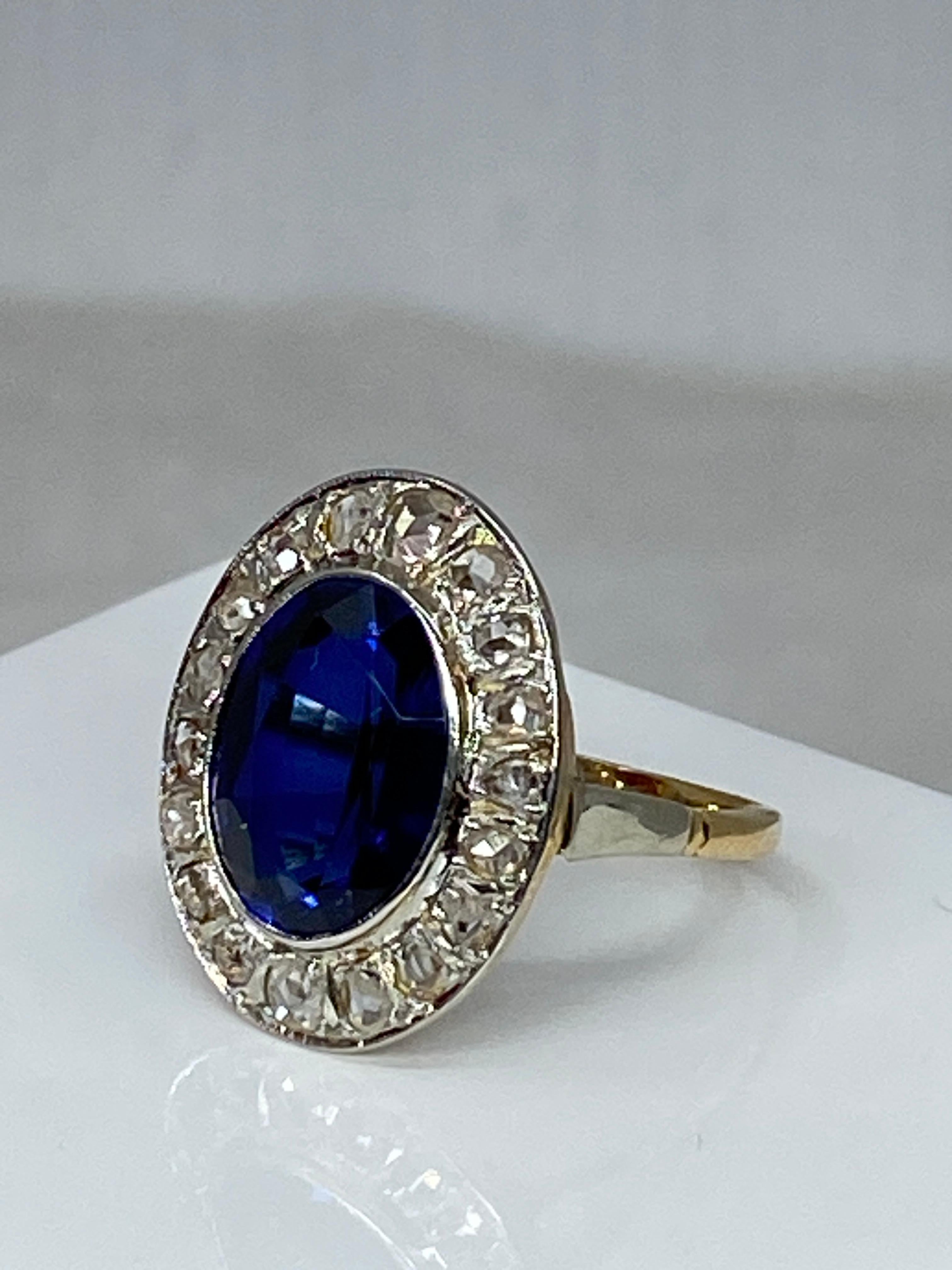 18 Carat Gold Ring Verneuil Sapphire and Rose-Cut Diamonds, 1900 Period In Good Condition In VERSAILLES, FR