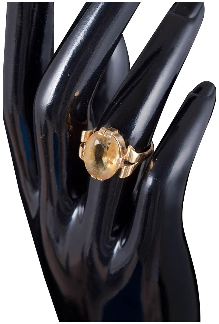 18-carat gold ring with oval faceted citrine. Swedish goldsmith, mid-20th C.
