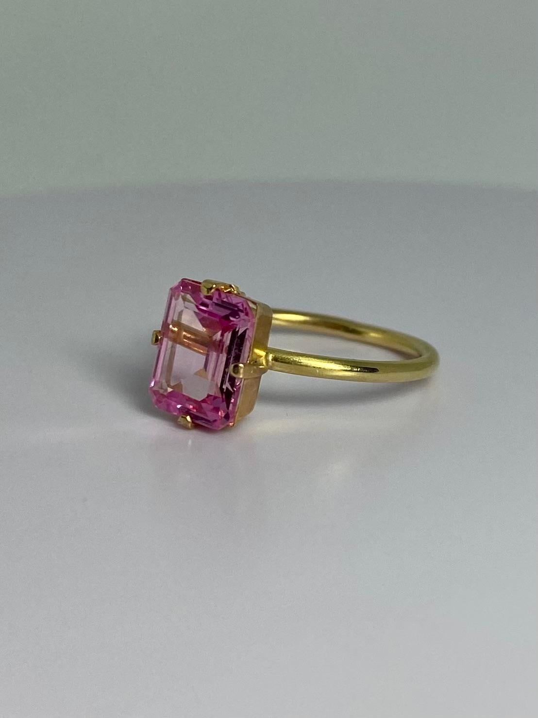 Women's 18 Carat Gold Ring with Roses De France, pink For Sale