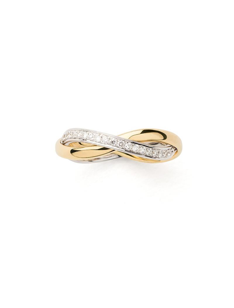 Die beiden Stränge aus zart verflochtenem Gold funkeln bei jeder Gelegenheit und begleiten die Trägerin mit einem zarten Klimpern.

Ring aus Tresse-Gelbgold und Weißgold mit Diamantenbesatz.

Dieser Ring ist auch in anderen Größen erhältlich: 48,