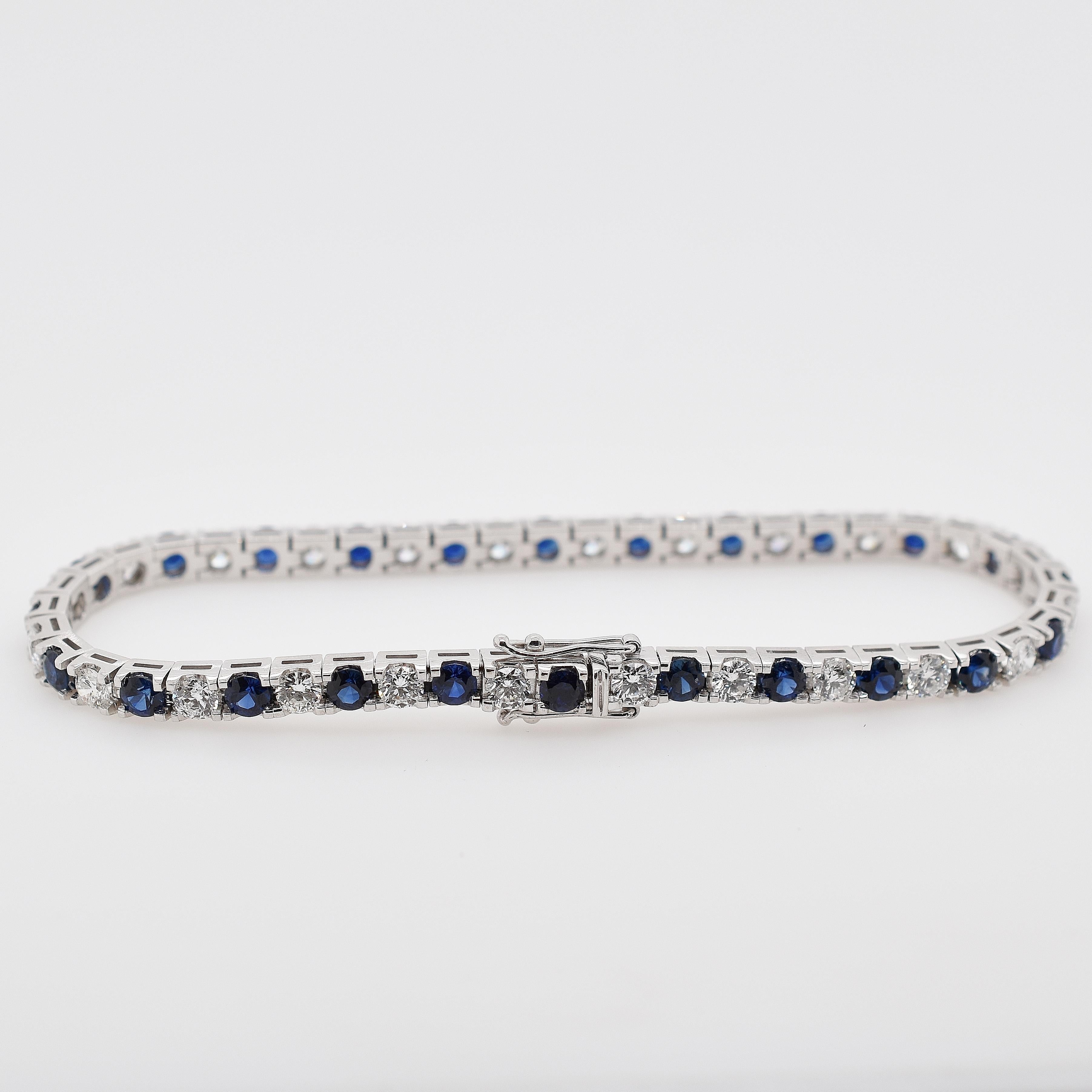 Contemporary 18 Carat Gold Round Ceylon Sapphire and Brilliant Cut Diamond Tennis Bracelet