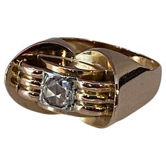 18 Carat Gold Tank Model Ring Set with a Rose Cut Diamant