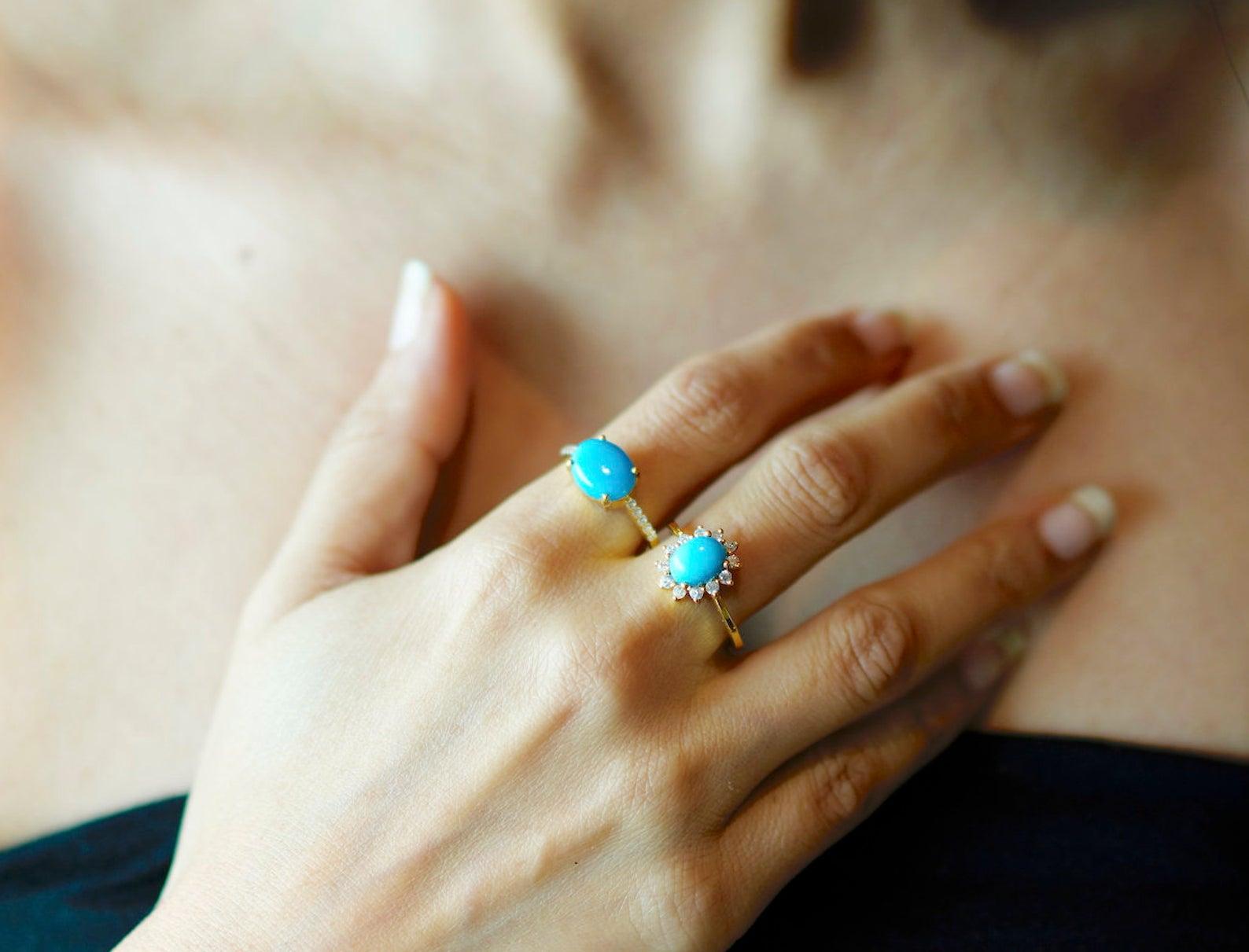 Artisan 18 Carat Gold Turquoise Engagement Ring with High Quality Diamonds For Sale