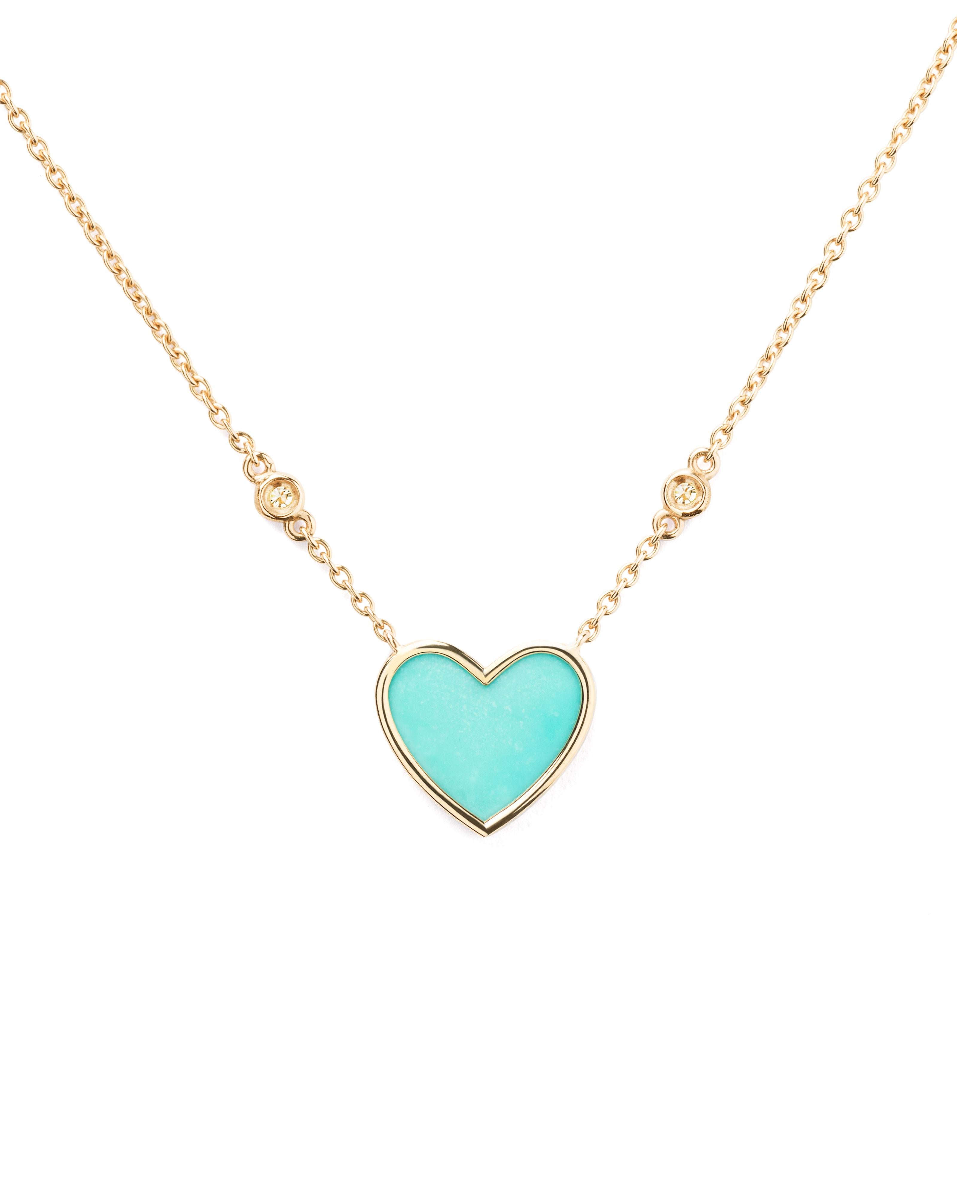L'Attrape-Coeur collection plays with the colors of love. Its rounded gold borders embrace the purity of diamonds, the nuances of opal, turquoise or lapis lazuli.

L'Attrape Coeur necklace in yellow gold with turquoise and diamonds.

Gold weight :