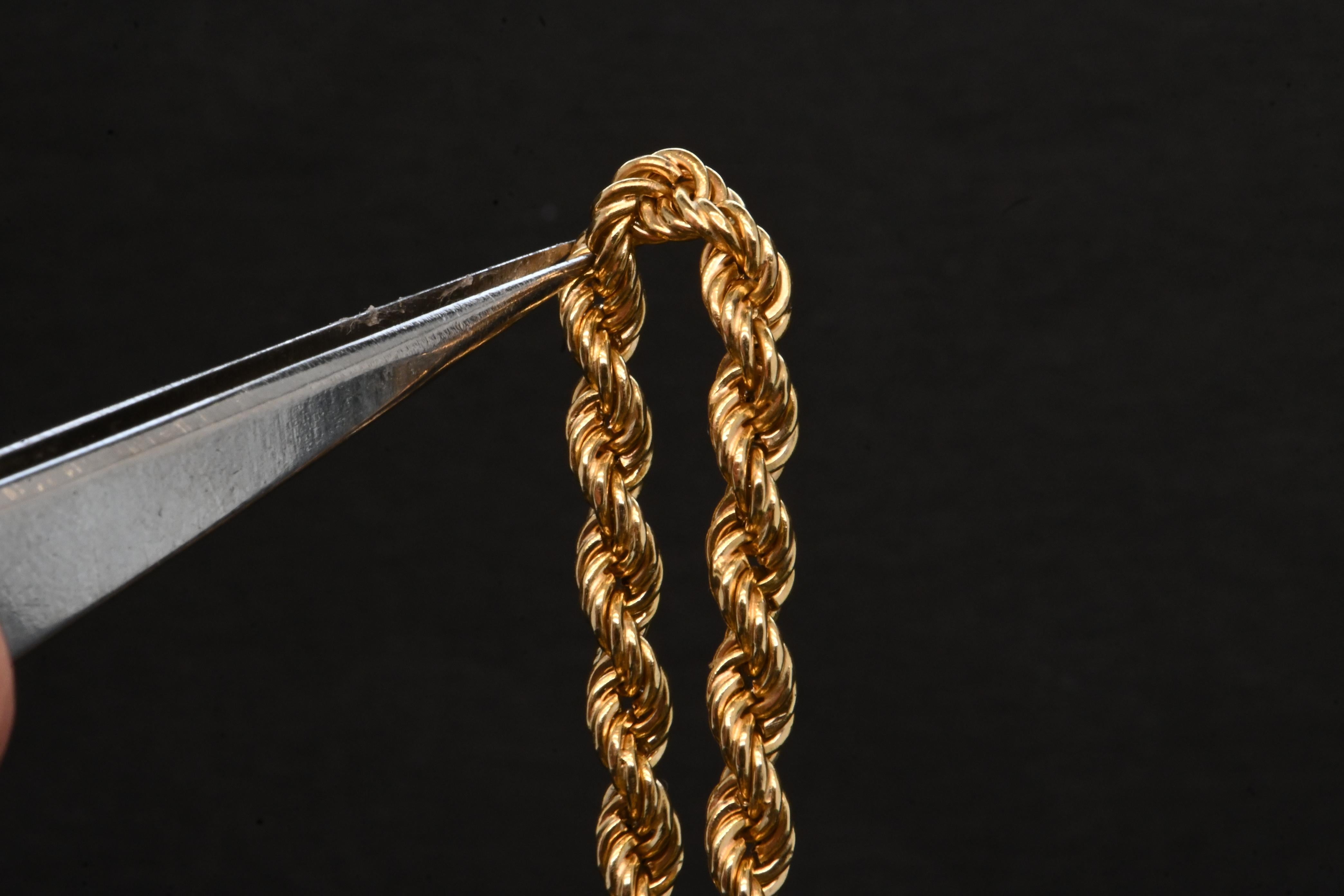 Collier torsadé en or 18 carats Neuf - En vente à Vannes, FR