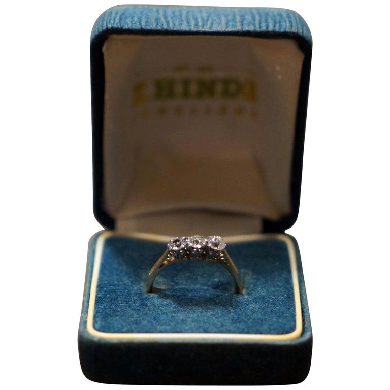 18 Carat Gold with Platinum Mounts 3 Stones Diamond Ring One-Stone Swaped For Sale
