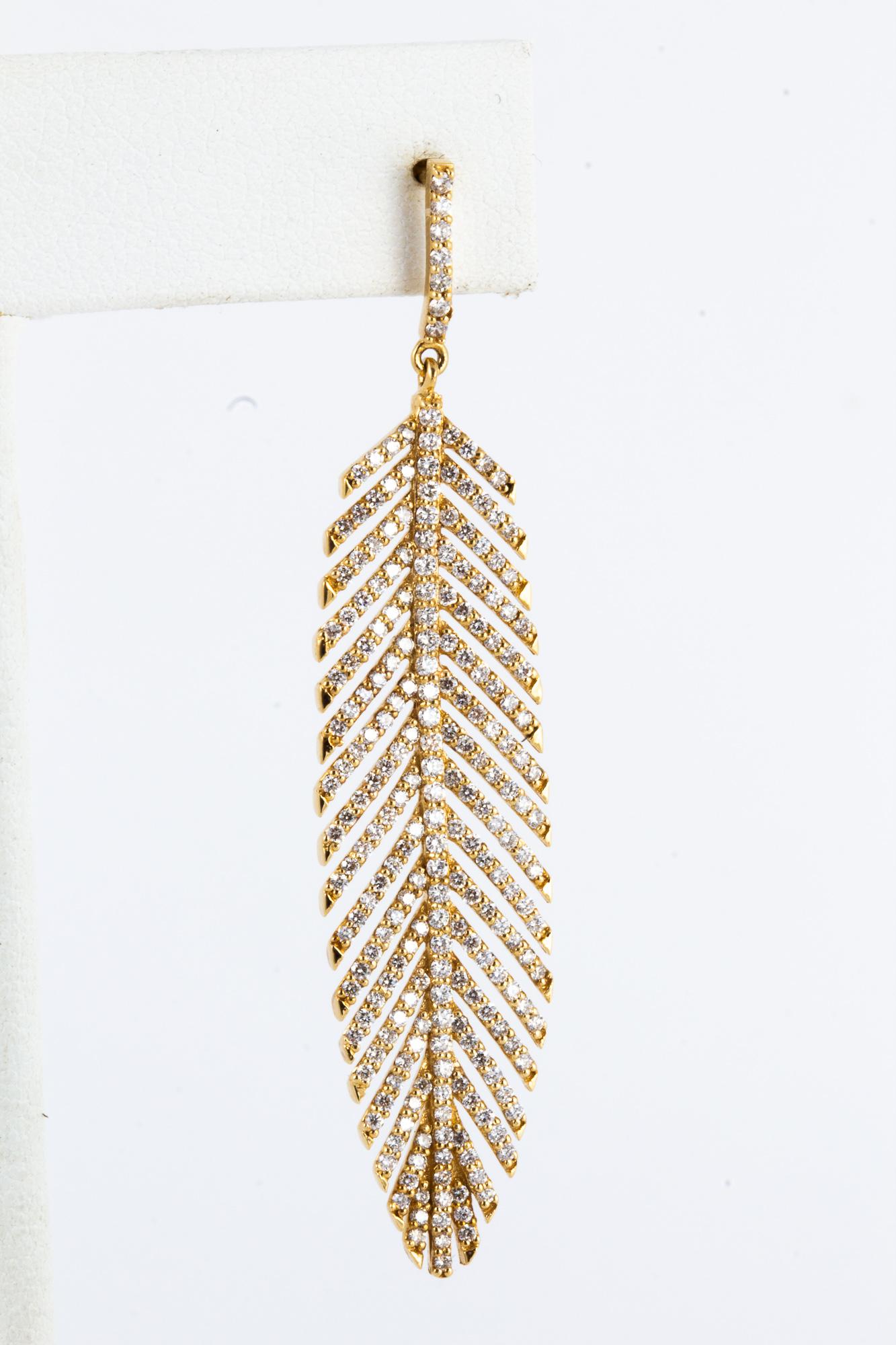 Round Cut 18 Carat Handcrafted Feather Earrings with 3 Carat of Diamonds For Sale