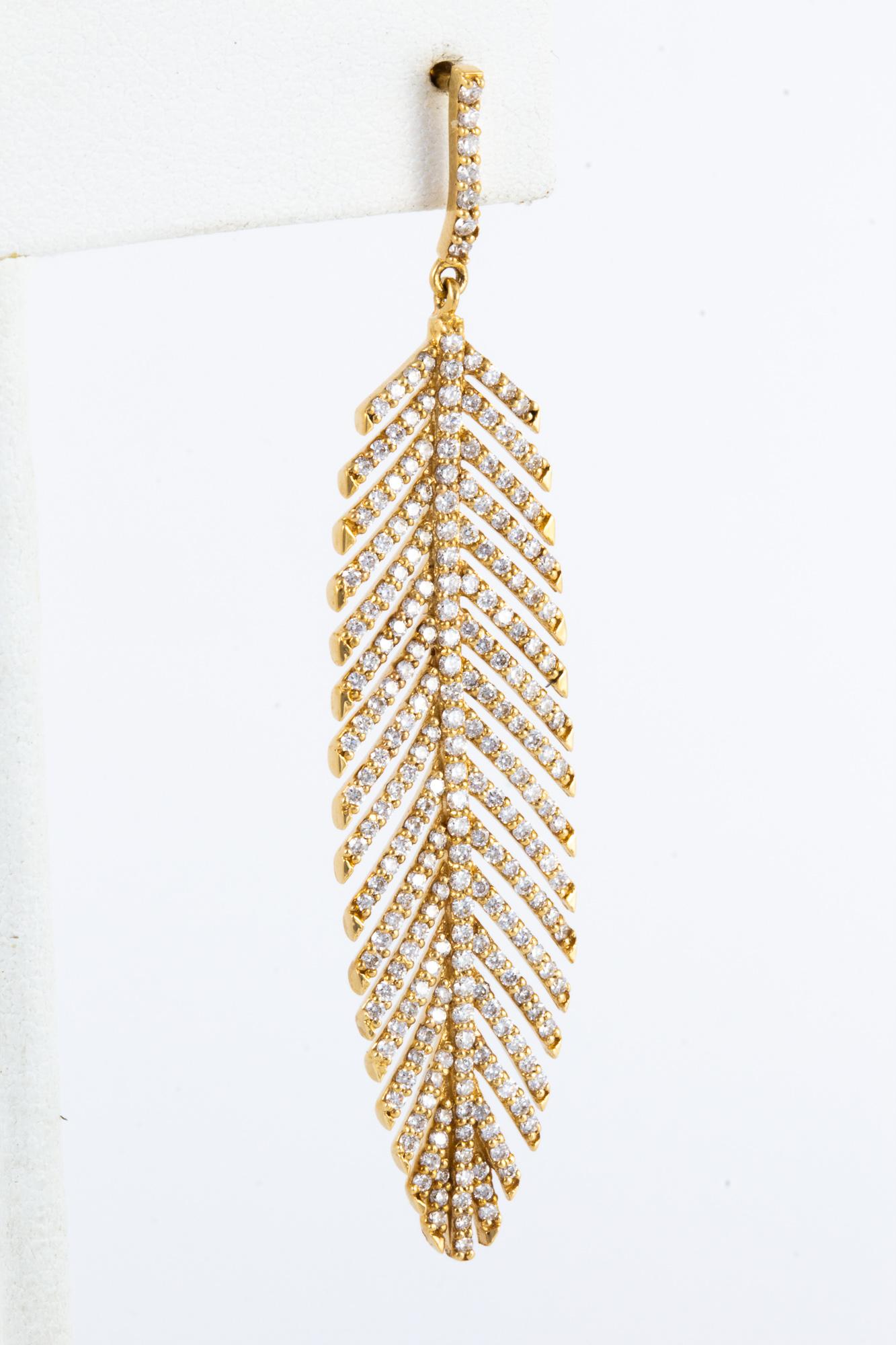18 Carat Handcrafted Feather Earrings with 3 Carat of Diamonds In New Condition For Sale In Houston, TX