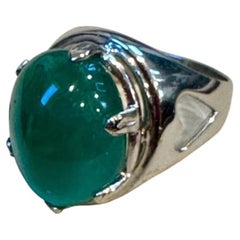18 Carat Huge Emerald Cabochon 14 Karat White Gold Cocktail Ring Vintage Unisex