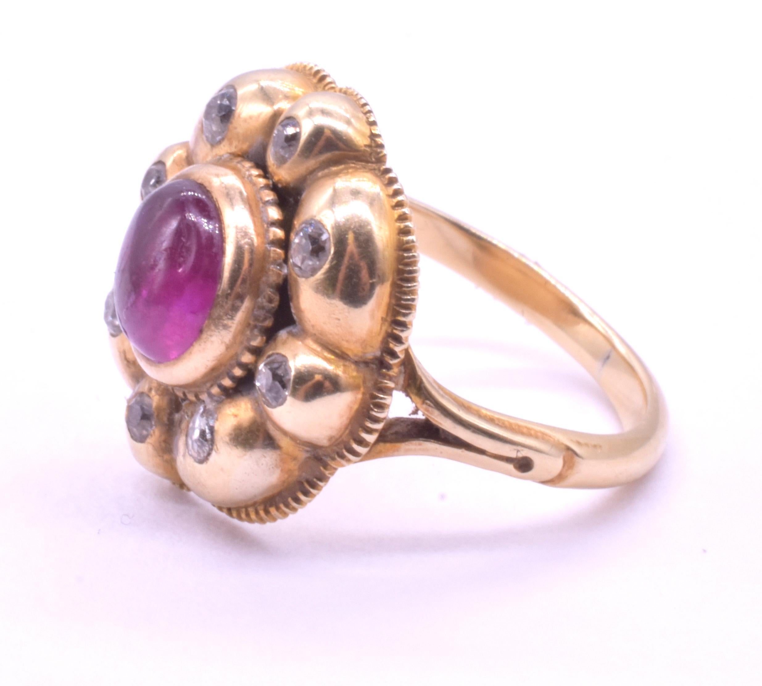 Anello Cluster iberico da 18 carati con diamanti e rubino cabochon in vendita 6