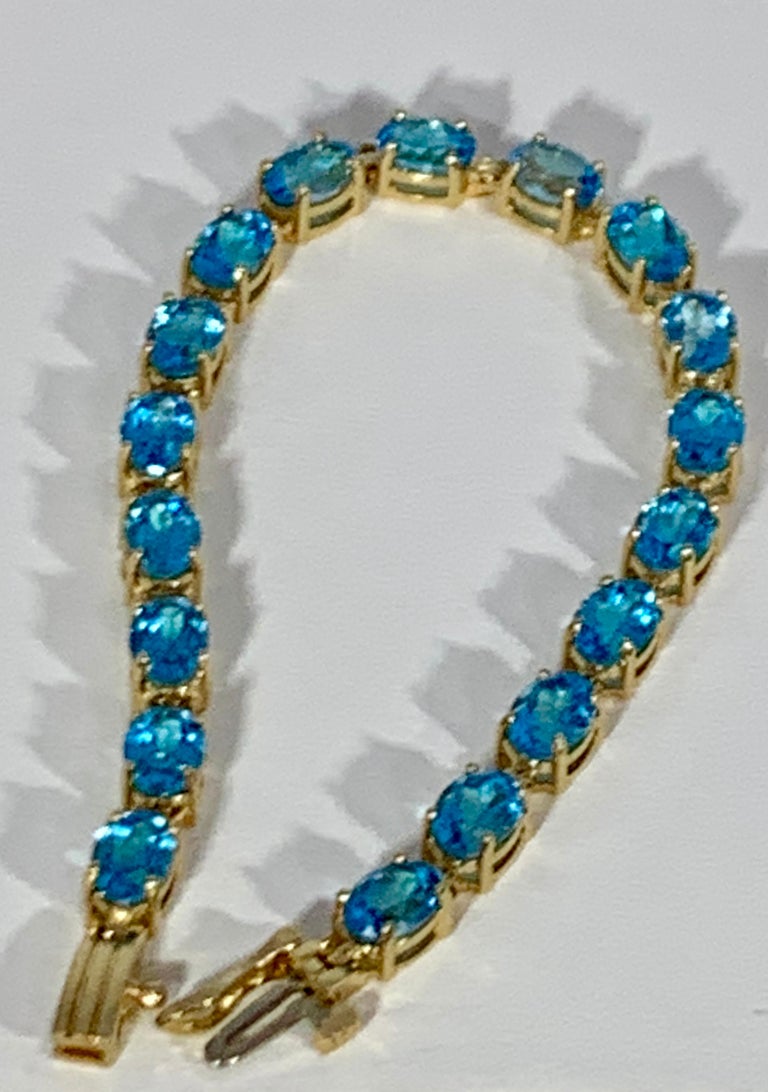 18 Carat Natural Blue Topaz Tennis Bracelet 14 Karat Yellow Gold Very