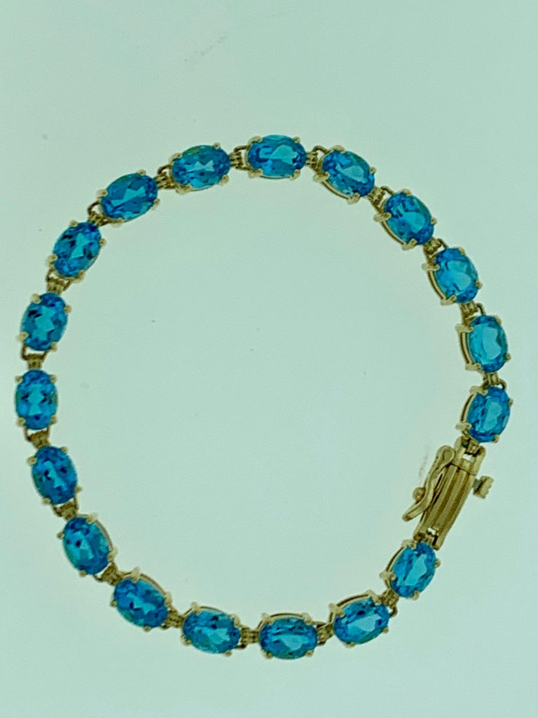18 Carat Natural Blue Topaz Tennis Bracelet 14 Karat Yellow Gold Very