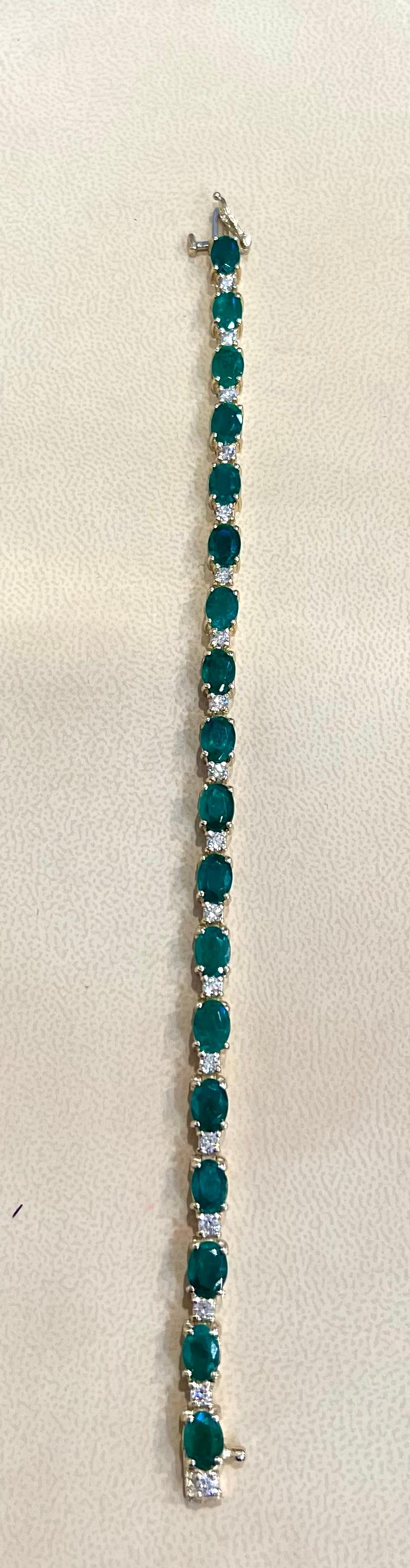 18 Carat Natural Emerald & Diamond Cocktail Tennis Bracelet 14 Karat White Gold For Sale 5