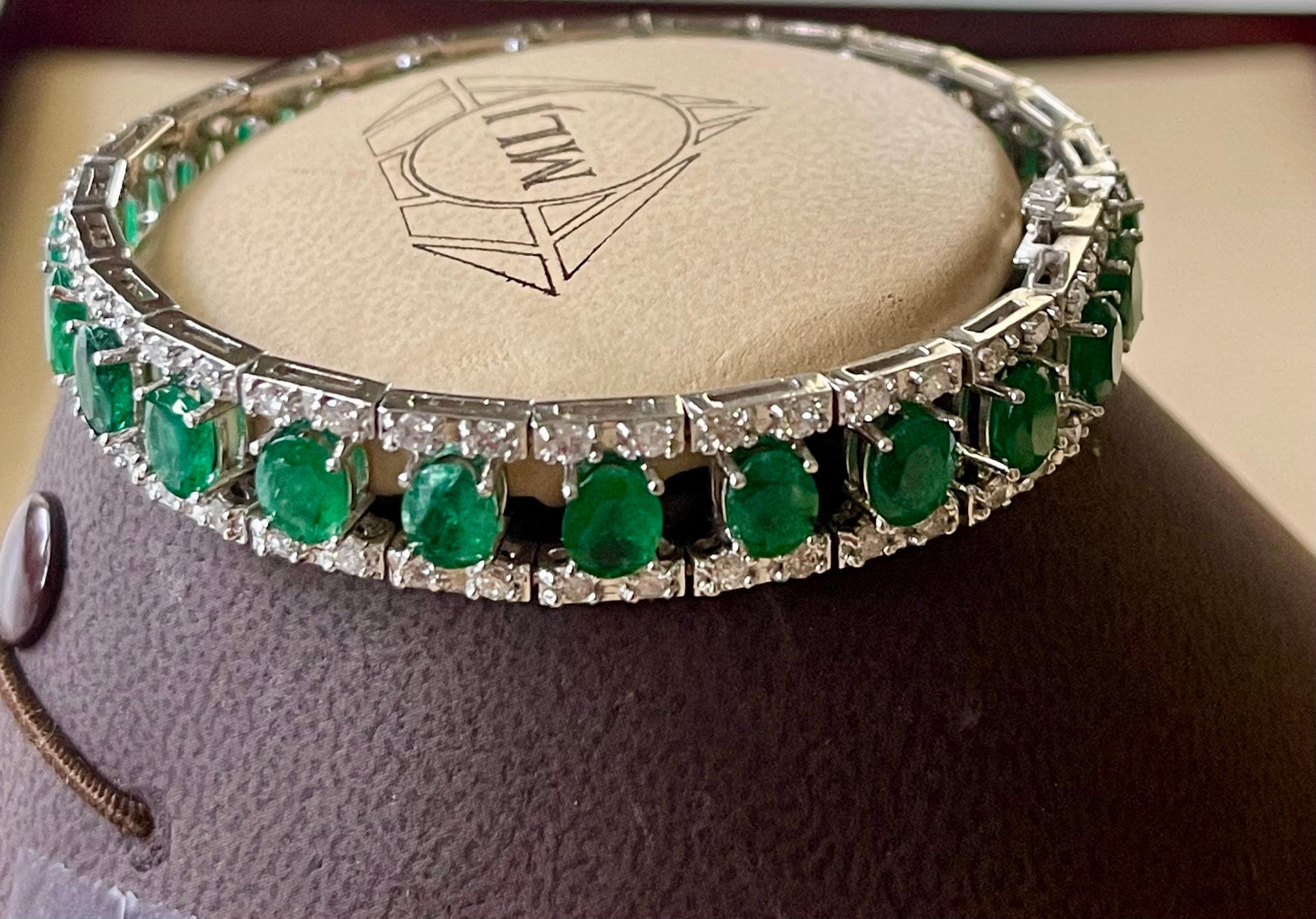 Oval Cut 18 Carat Natural Emerald & Diamond Cocktail Tennis Bracelet 14 Karat White Gold