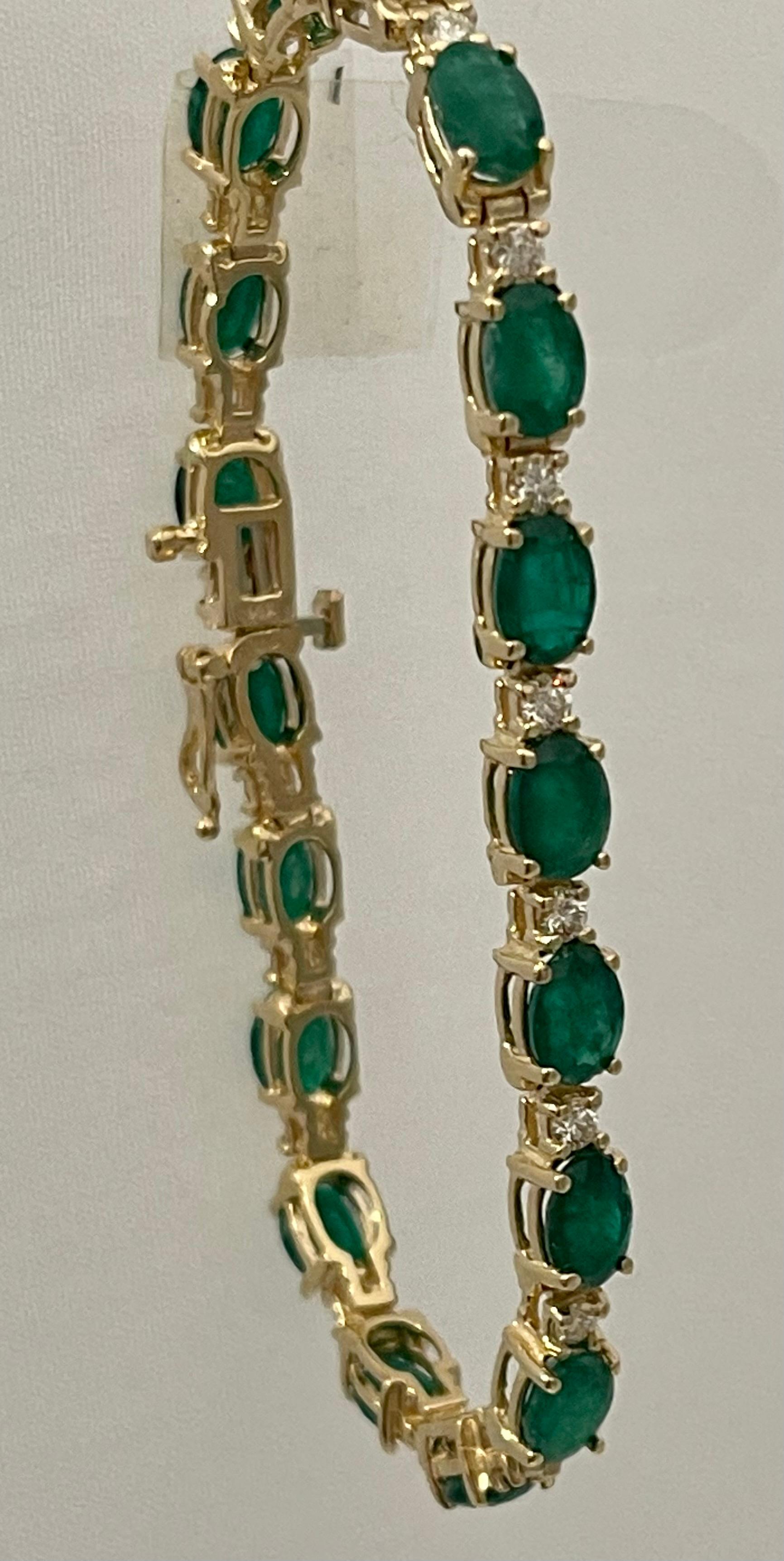 18 Carat Natural Emerald & Diamond Cocktail Tennis Bracelet 14 Karat White Gold For Sale 4