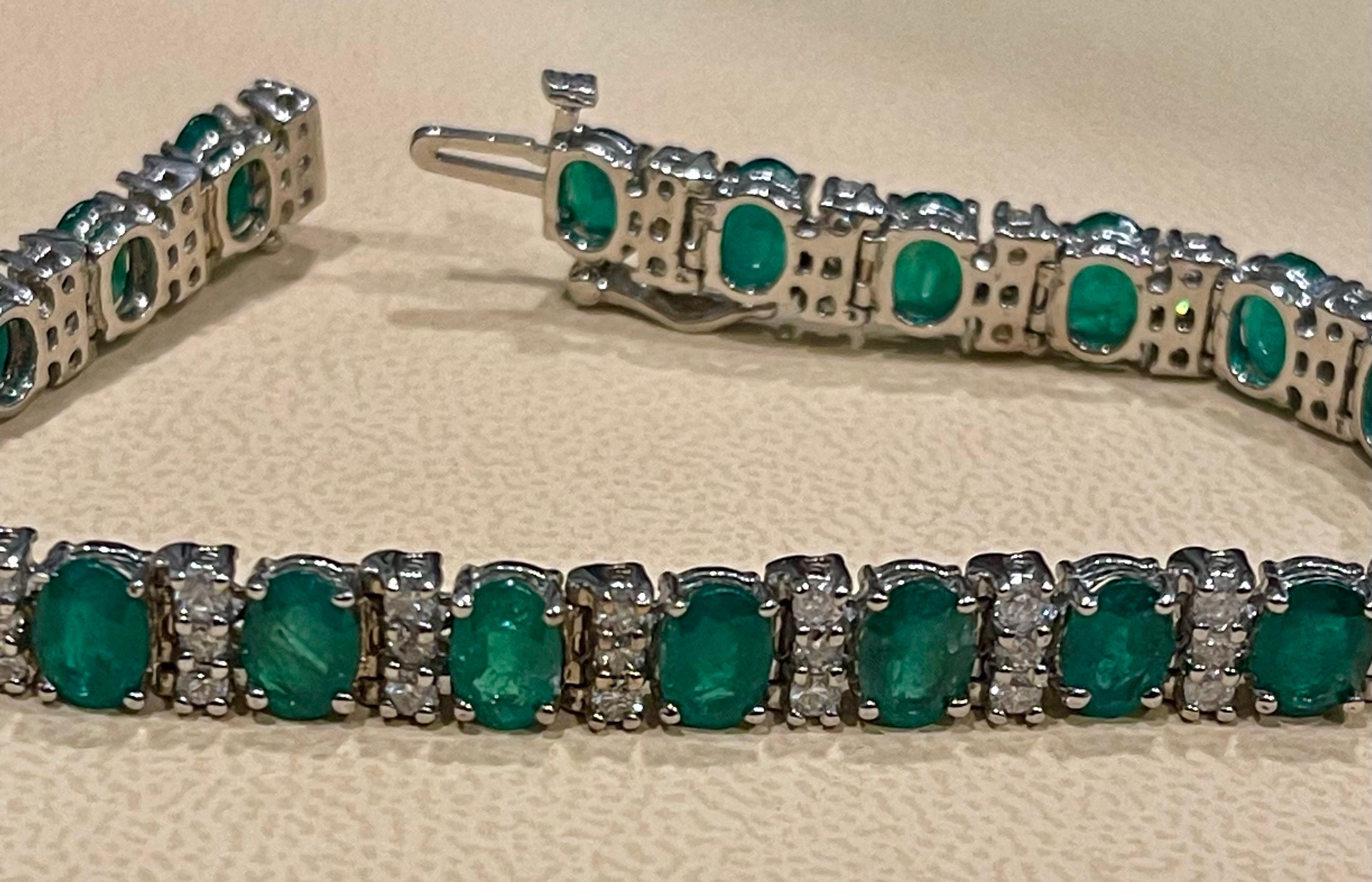 18 carat Natural Emerald & Diamond Cocktail Tennis Bracelet 14 Karat White Gold For Sale 5