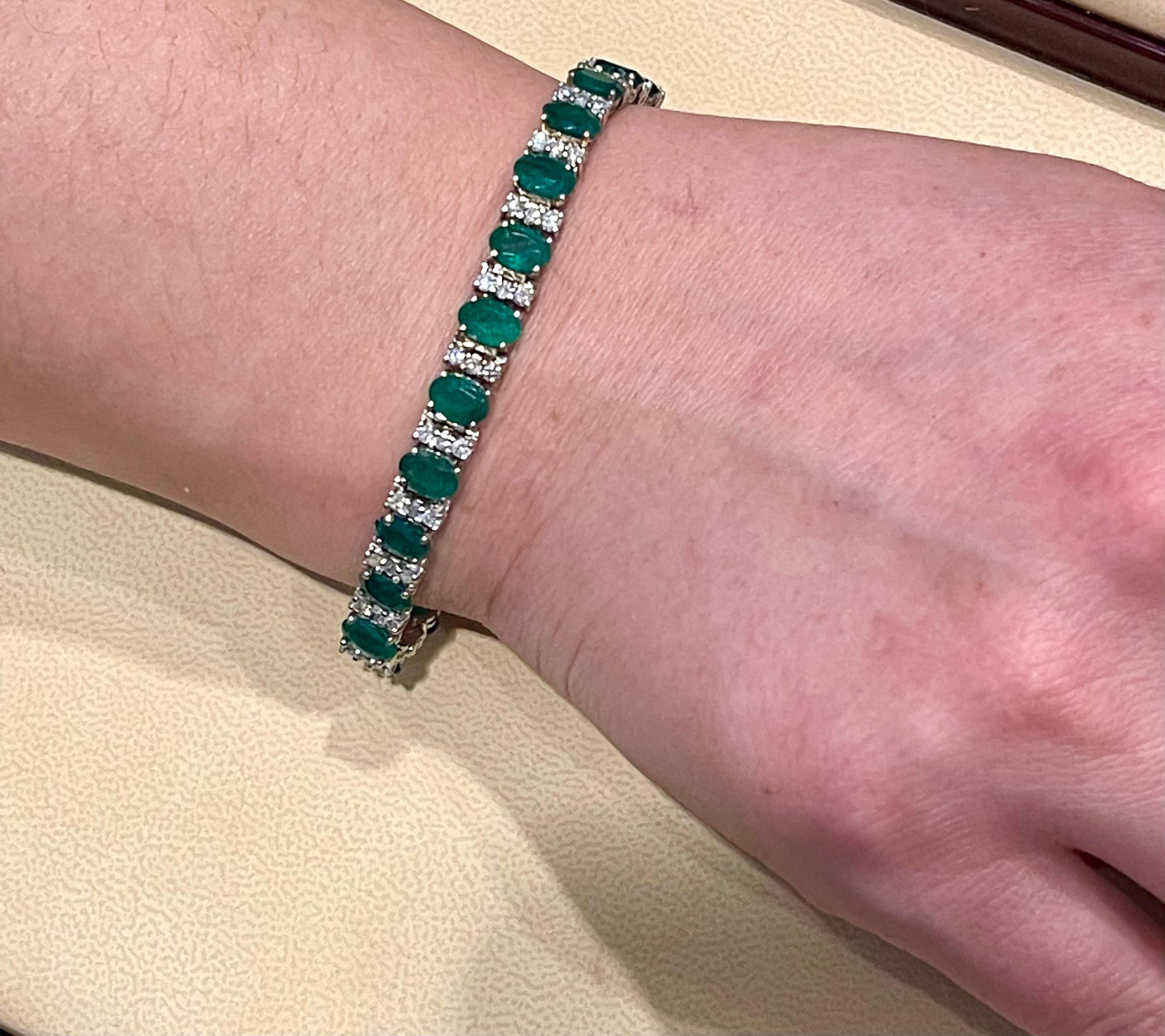 18 carat Natural Emerald & Diamond Cocktail Tennis Bracelet 14 Karat White Gold In New Condition For Sale In New York, NY