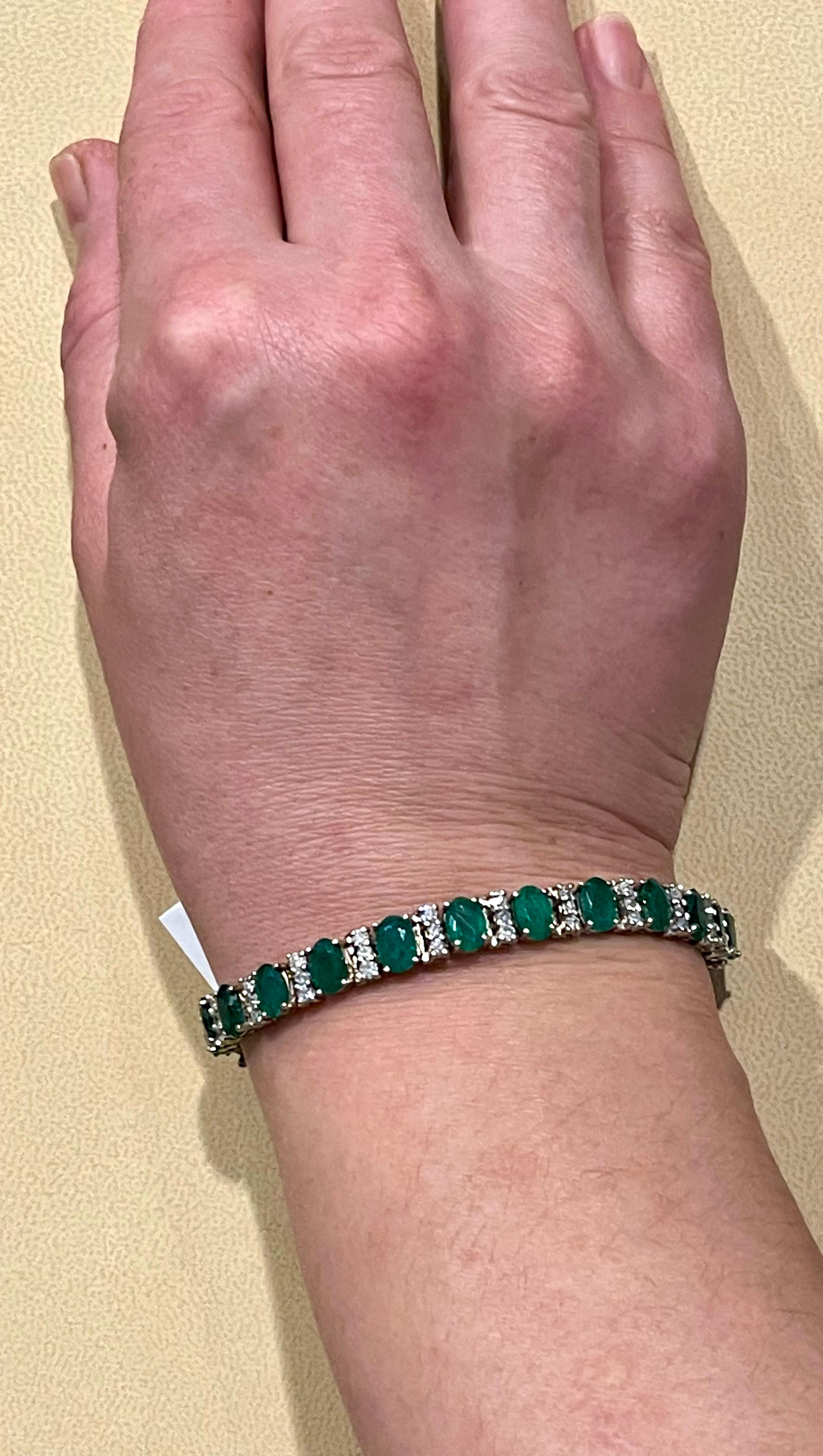 18 carat Natural Emerald & Diamond Cocktail Tennis Bracelet 14 Karat White Gold For Sale 1
