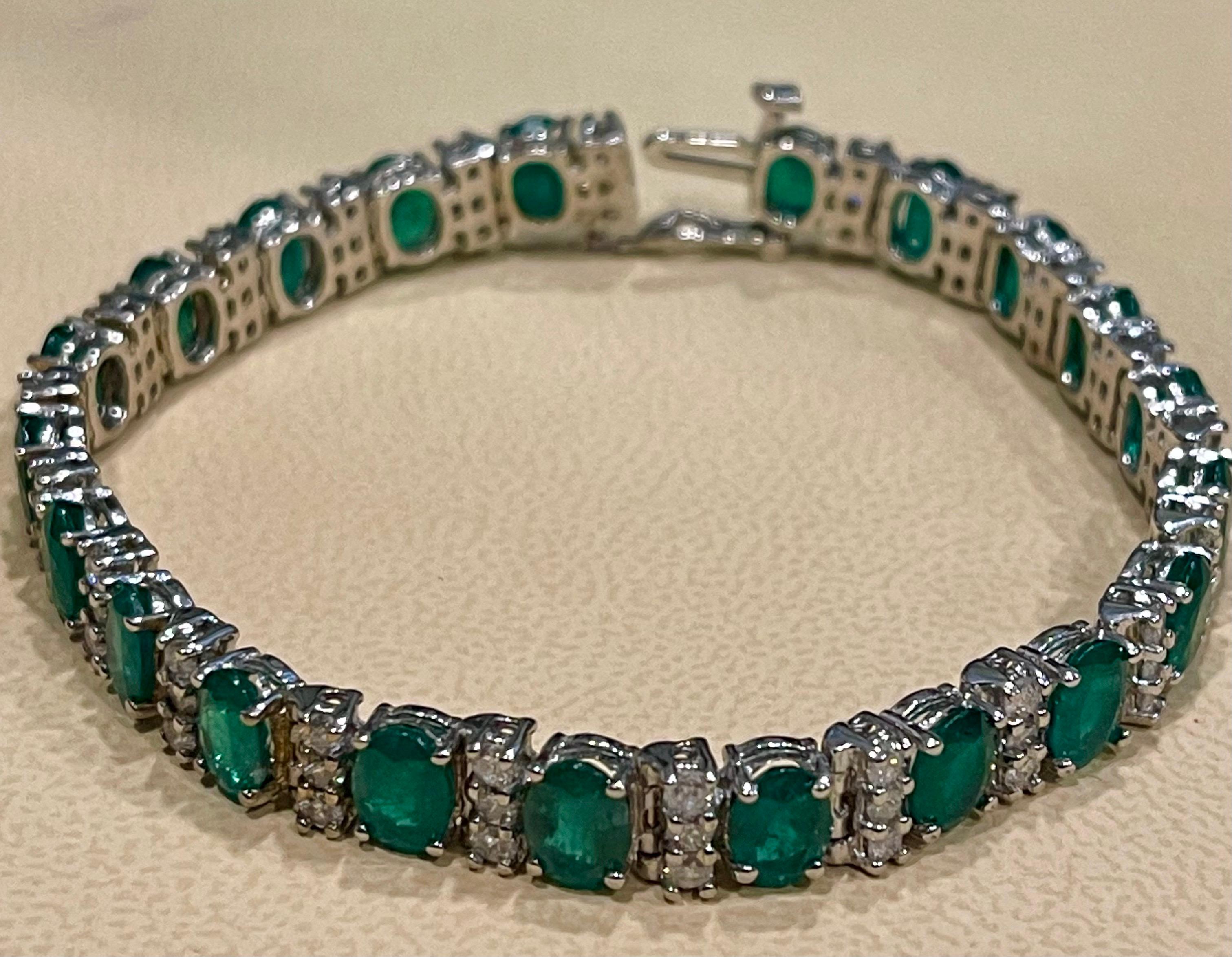 18 carat Natural Emerald & Diamond Cocktail Tennis Bracelet 14 Karat White Gold For Sale 3