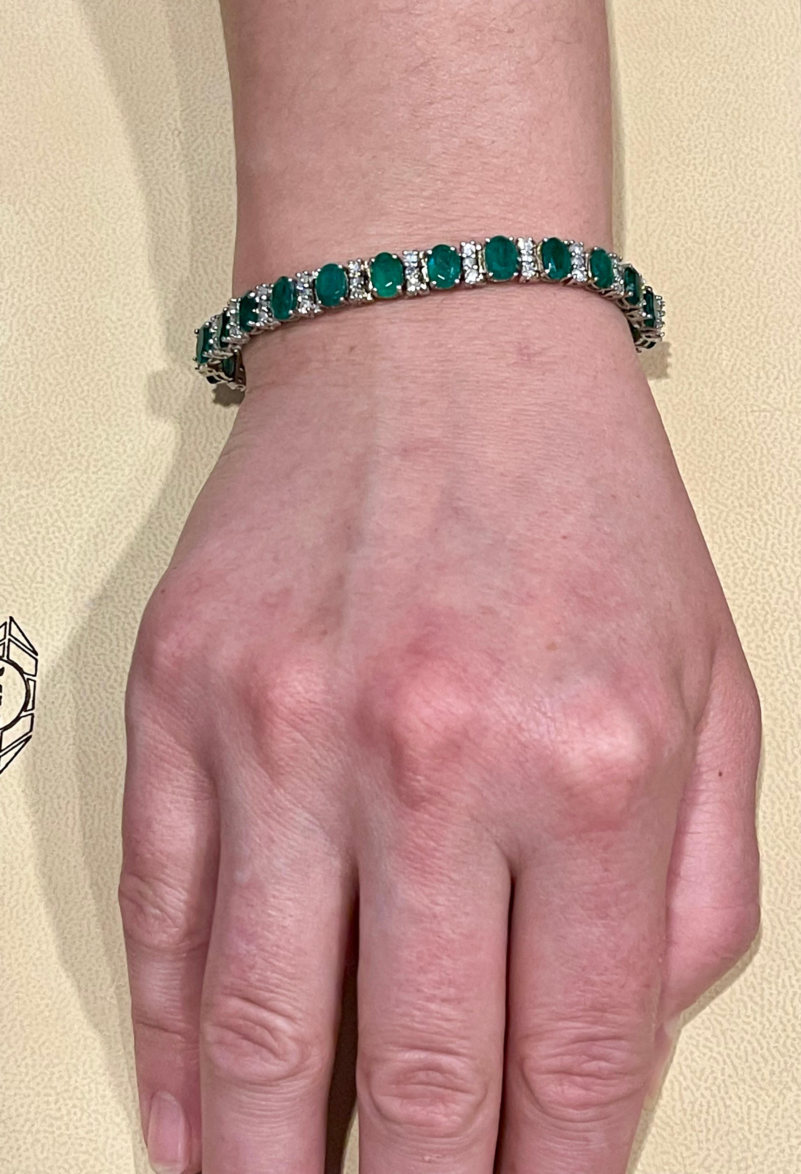18 carat Natural Emerald & Diamond Cocktail Tennis Bracelet 14 Karat White Gold For Sale 4